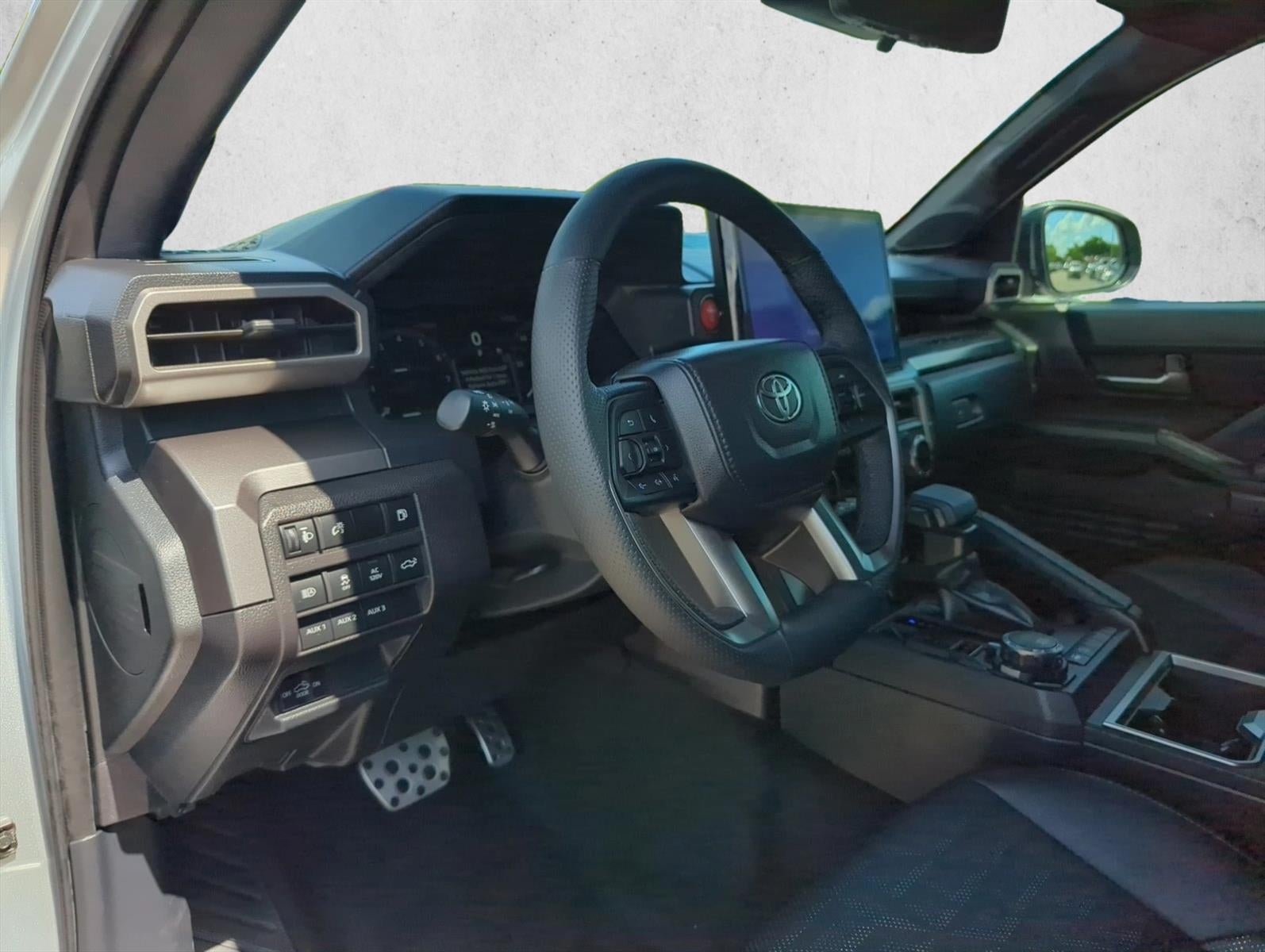 2025 Toyota Tacoma 4WD 4WD TRD Sport Hybrid Double Cab 5' Bed AT (Natl)