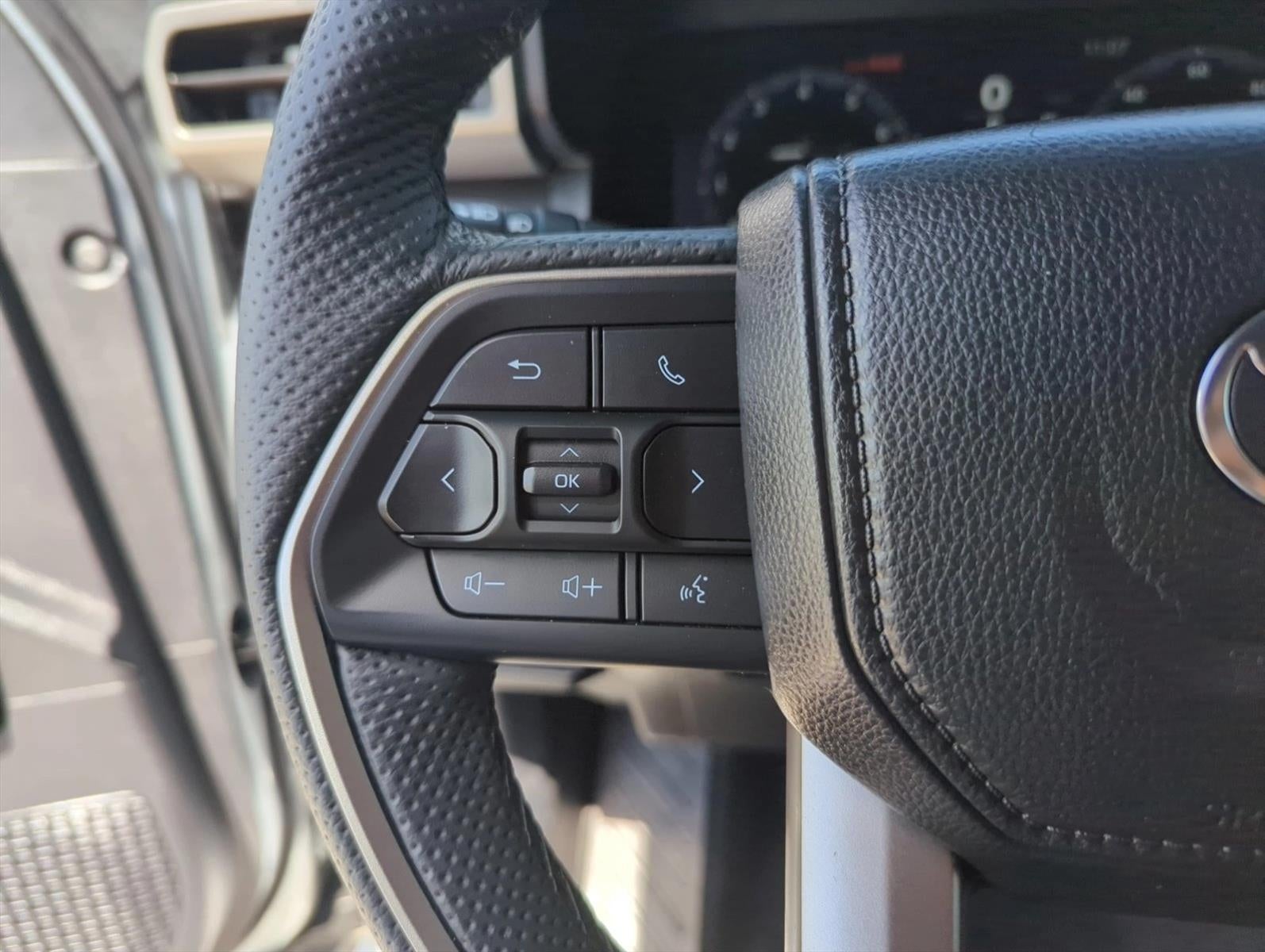 2025 Toyota Tacoma 4WD 4WD TRD Sport Hybrid Double Cab 5' Bed AT (Natl)