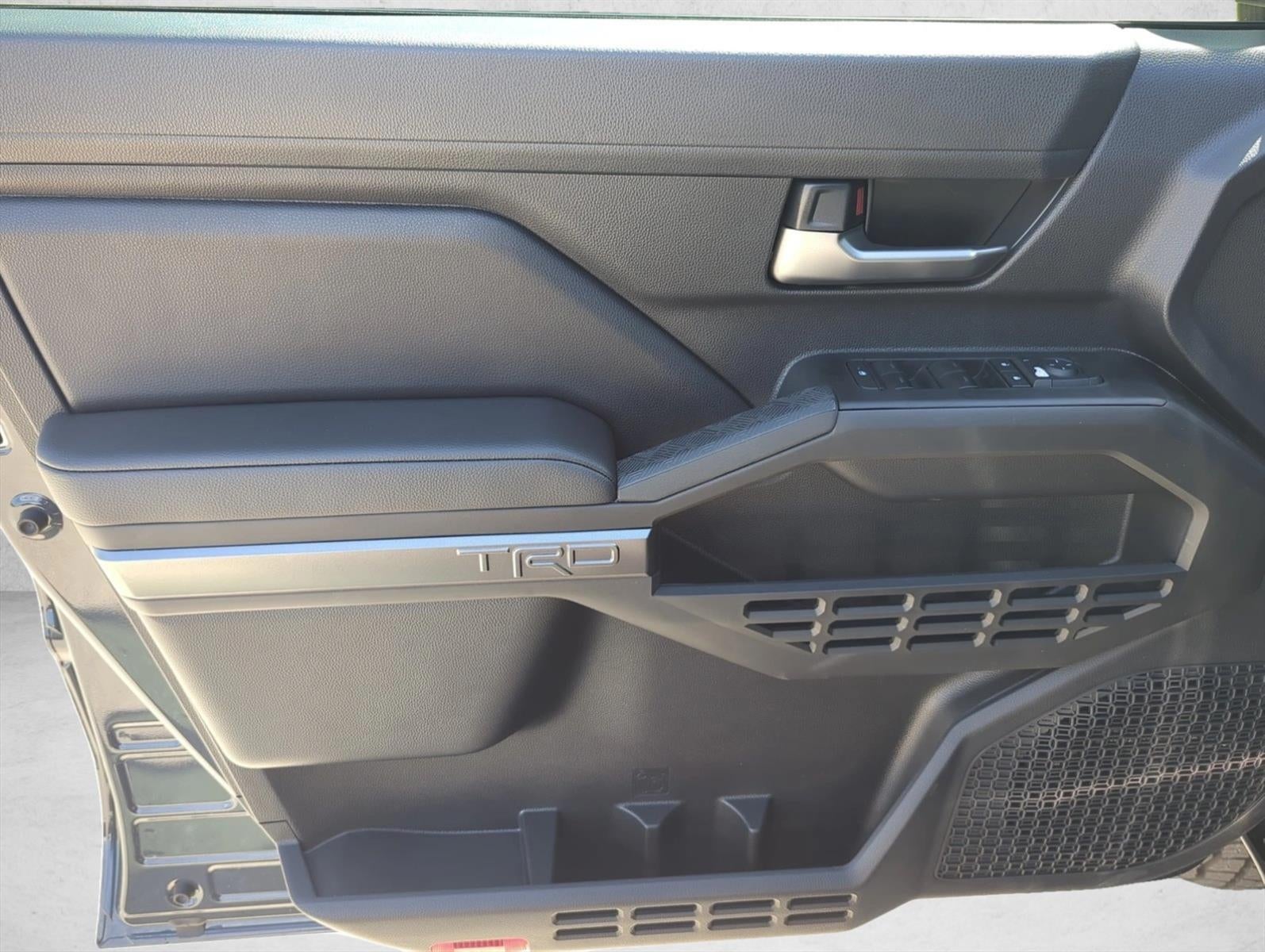 2026 Toyota Tacoma 4WD 4WD TRD Off Road Hybrid Double Cab 5' Bed AT (Natl)