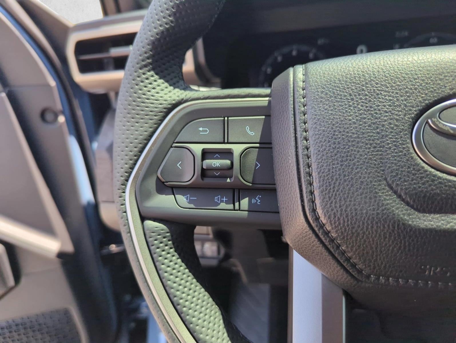 2026 Toyota Tacoma 4WD 4WD Limited Hybrid Double Cab 5' Bed AT (Natl)