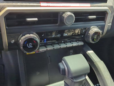 2026 Toyota Tacoma 4WD 4WD Limited Hybrid Double Cab 5' Bed AT (Natl)