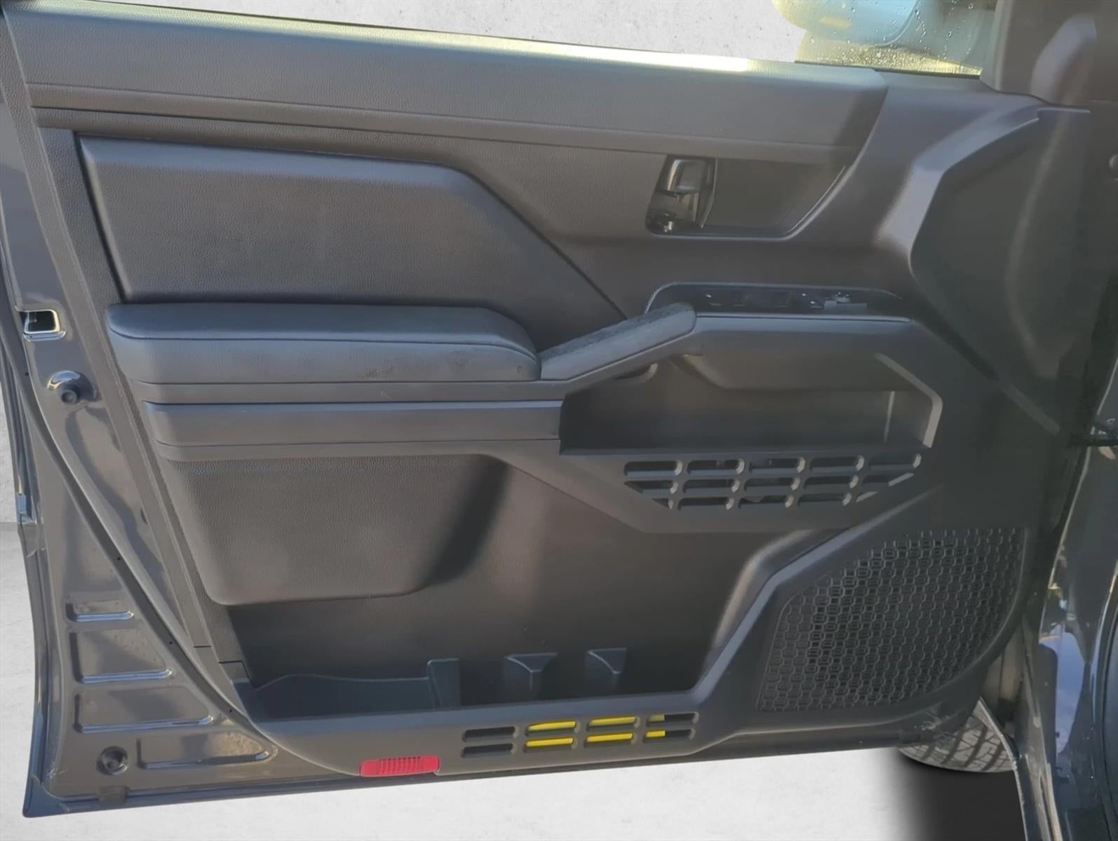 2025 Toyota Tacoma 4WD 4WD SR Double Cab 5' Bed AT (GS)
