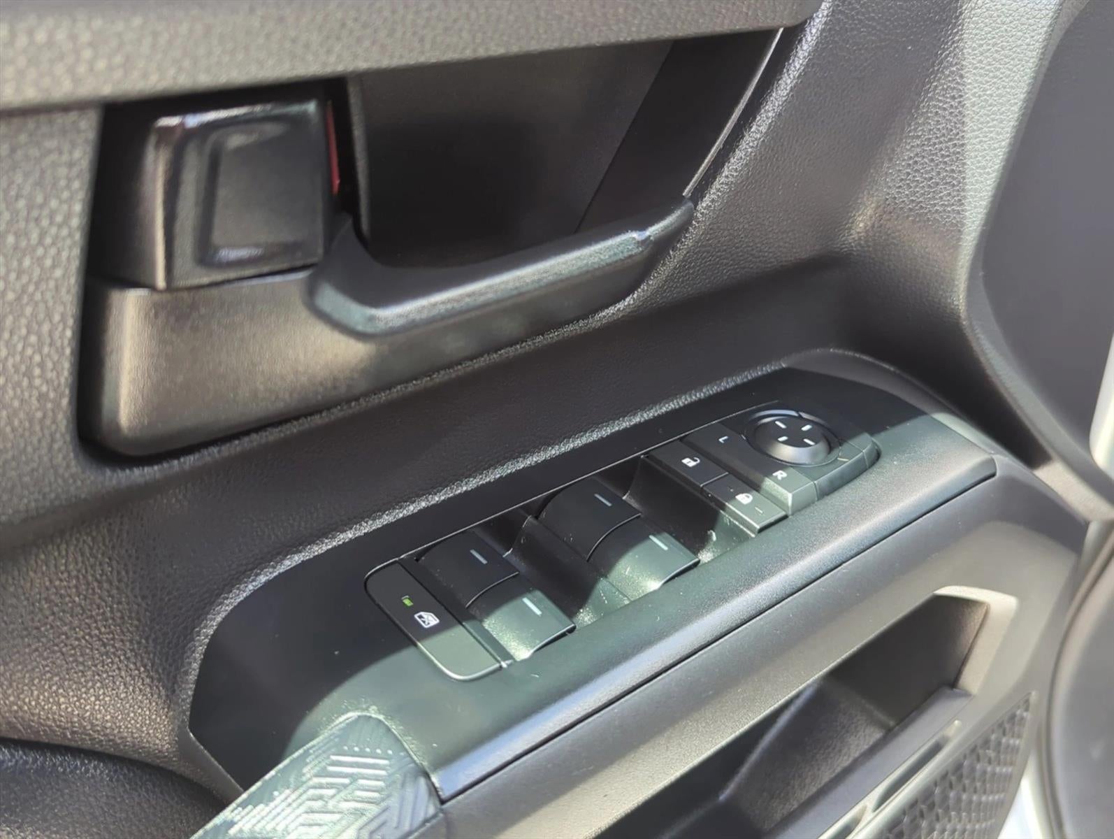 2025 Toyota Tacoma 4WD 4WD SR Double Cab 5' Bed AT (GS)