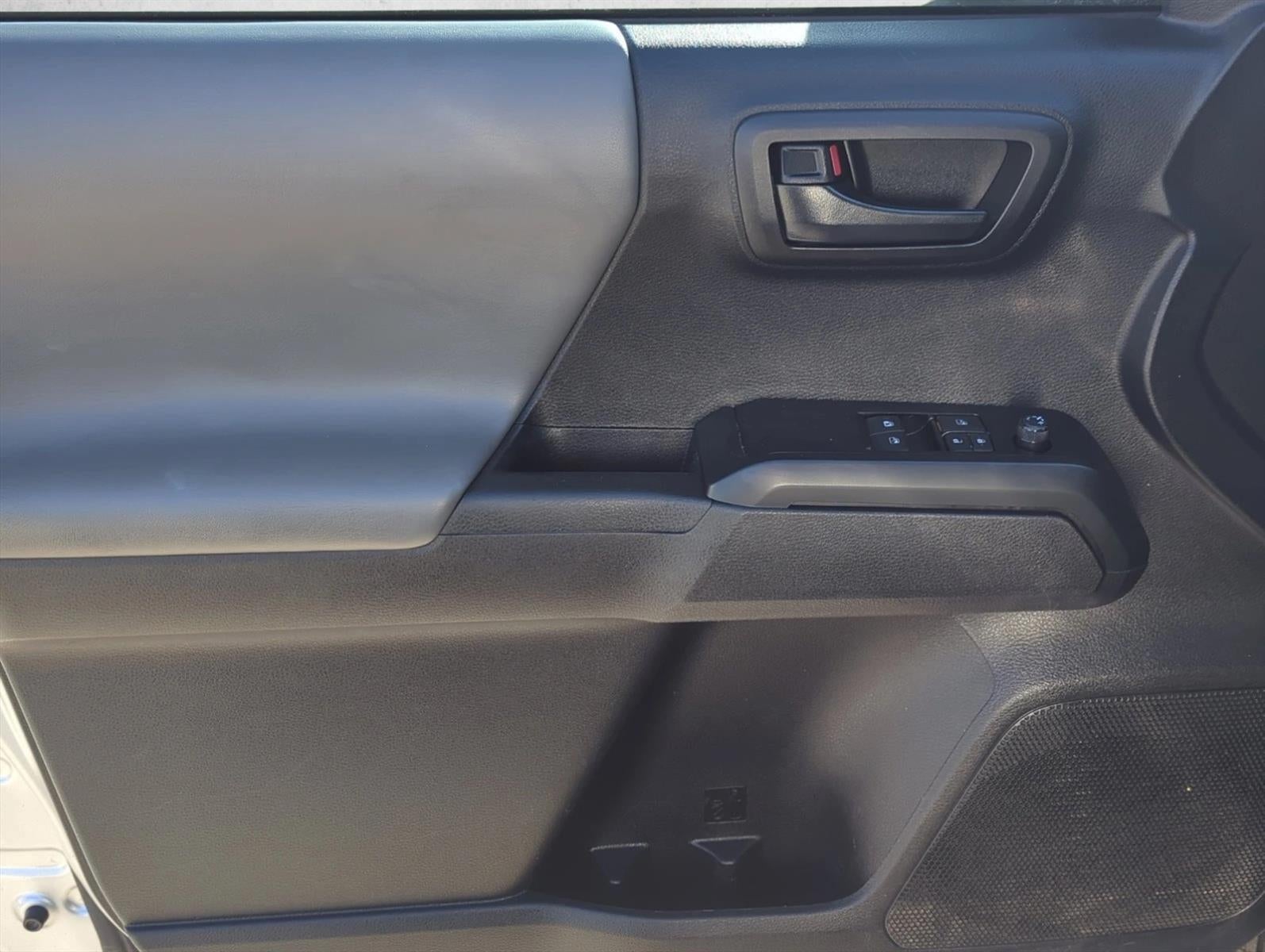 2023 Toyota Tacoma 2WD 2WD SR Access Cab 6' Bed I4 AT (GS)