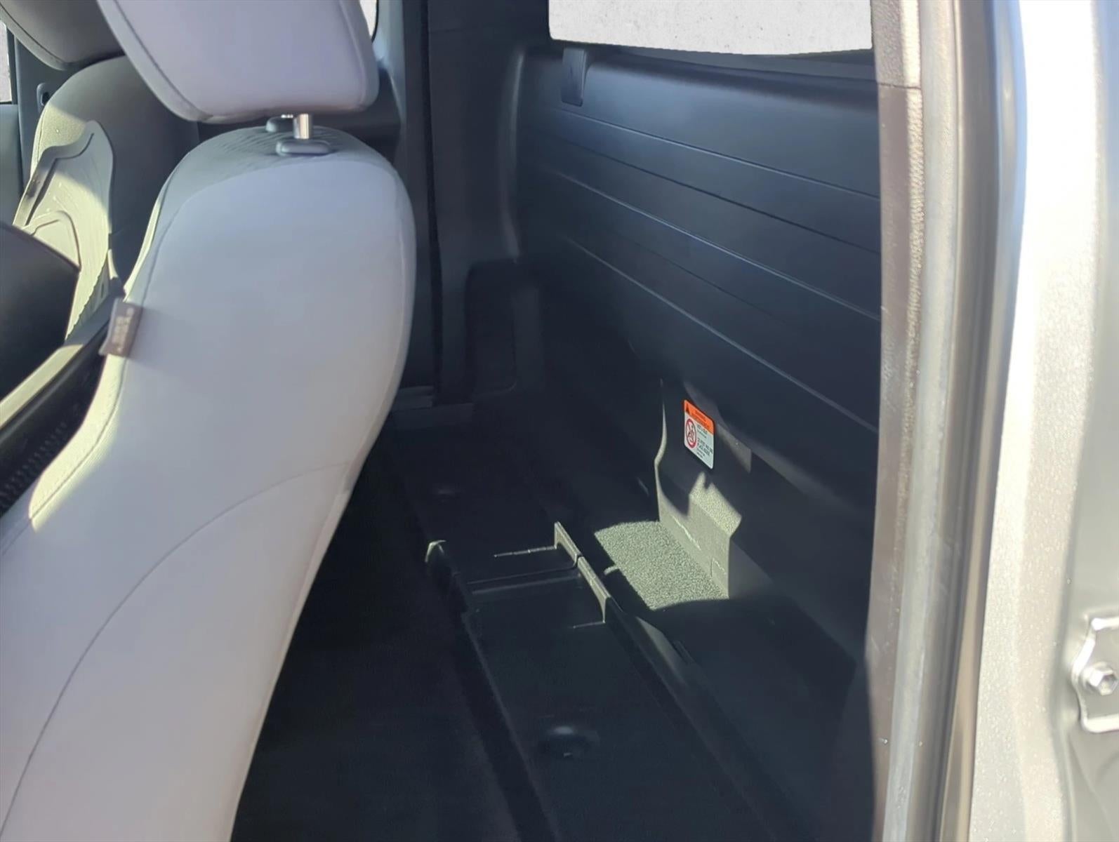 2023 Toyota Tacoma 2WD 2WD SR Access Cab 6' Bed I4 AT (GS)