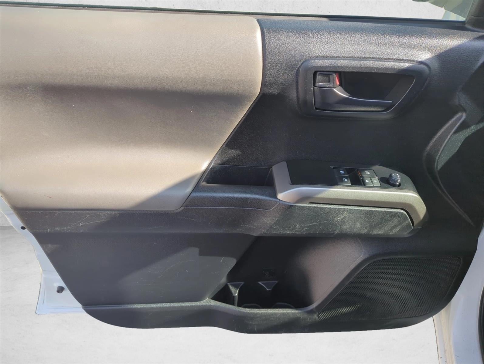 2022 Toyota Tacoma 4WD 4WD SR5 Access Cab 6' Bed I4 AT (Natl)