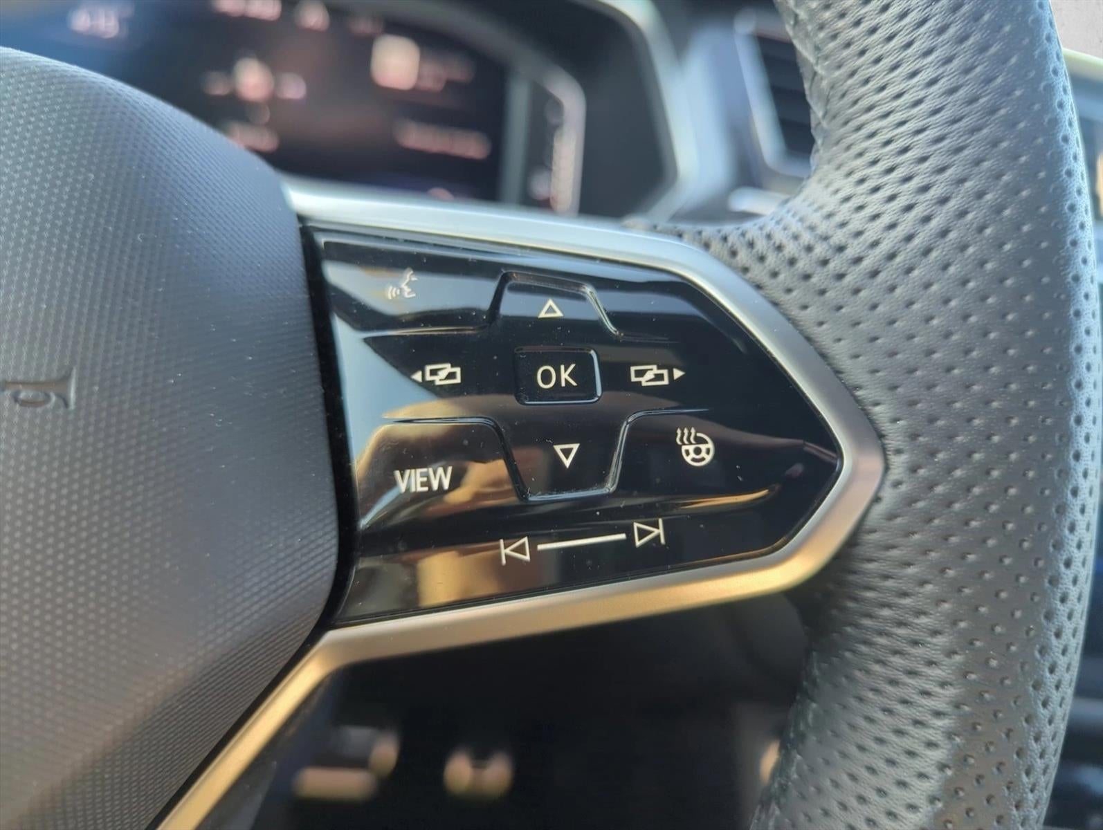 2022 Volkswagen Tiguan 2.0T SEL R-Line 4MOTION