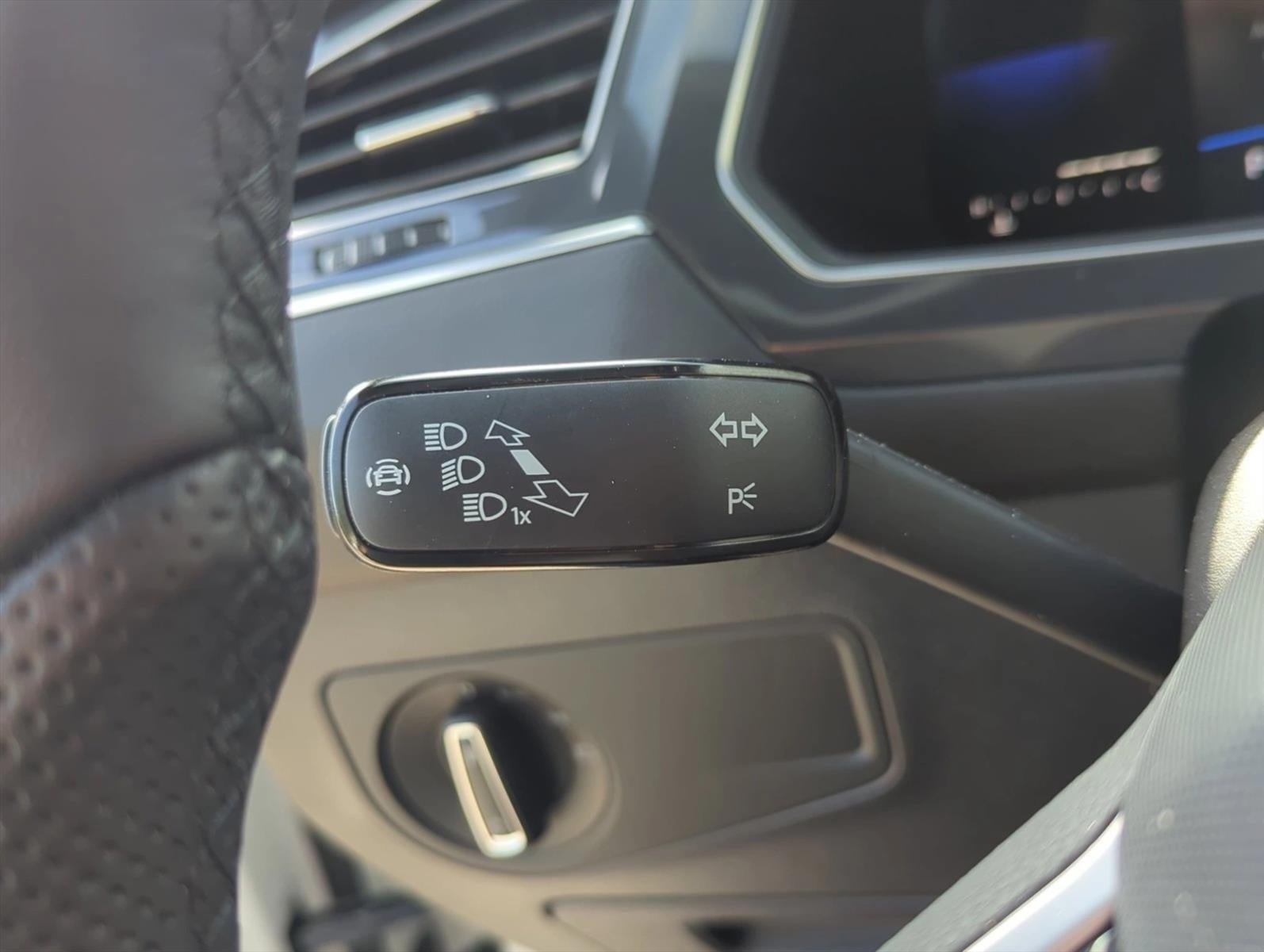 2022 Volkswagen Tiguan 2.0T SE R-Line Black FWD