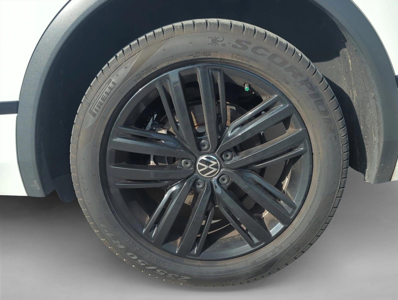 2022 Volkswagen Tiguan 2.0T SE R-Line Black FWD