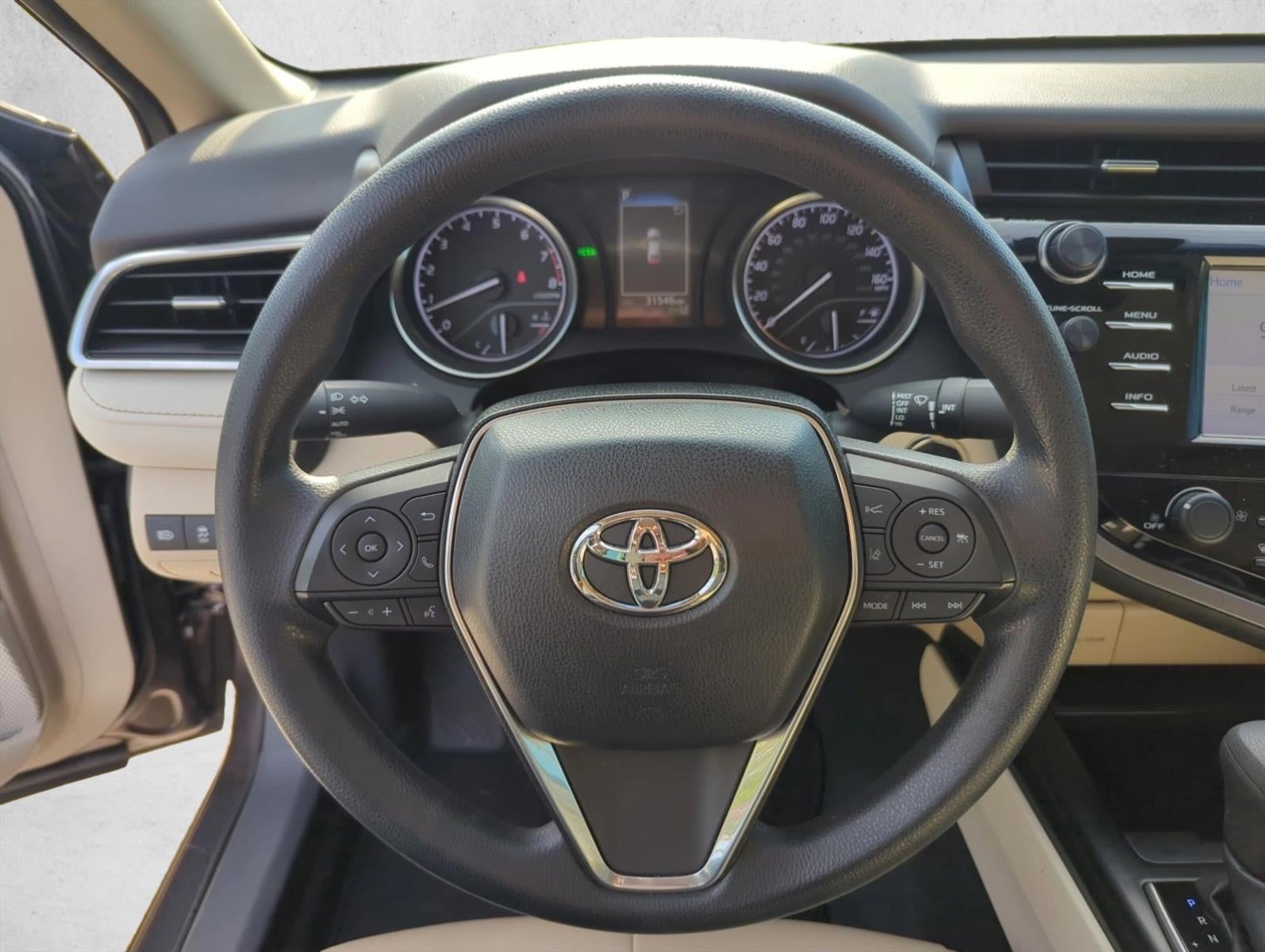 2018 Toyota Camry LE Auto (SE)