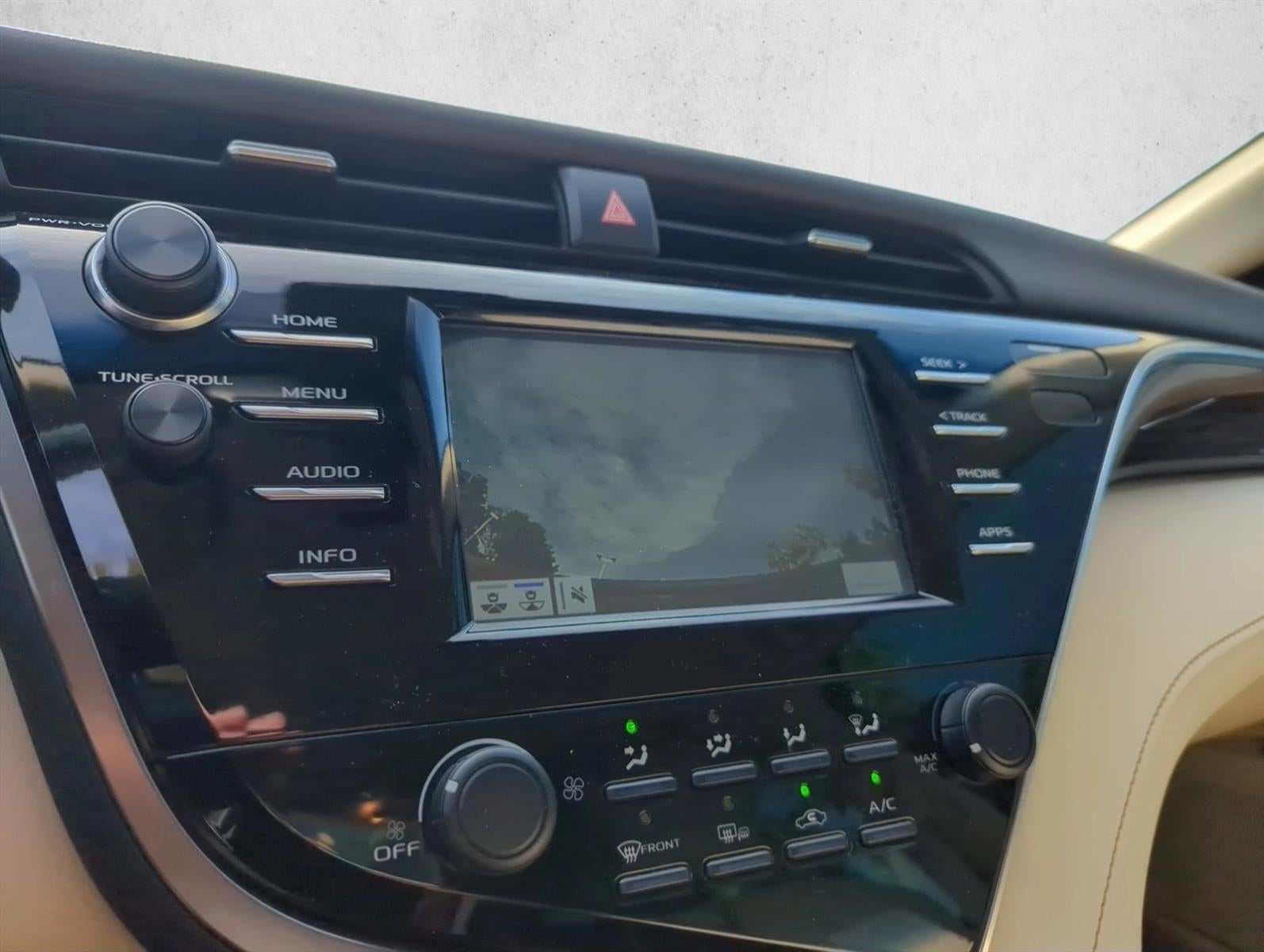 2018 Toyota Camry LE Auto (SE)