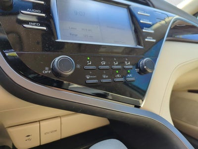 2018 Toyota Camry LE Auto (SE)