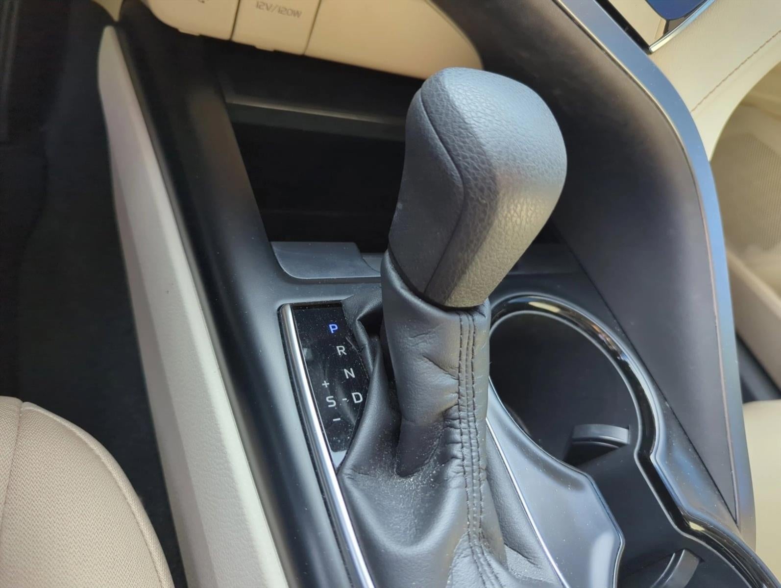2018 Toyota Camry LE Auto (SE)