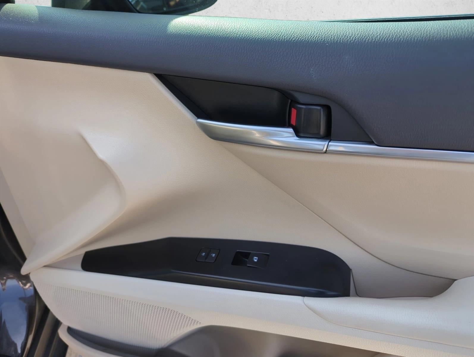 2018 Toyota Camry LE Auto (SE)