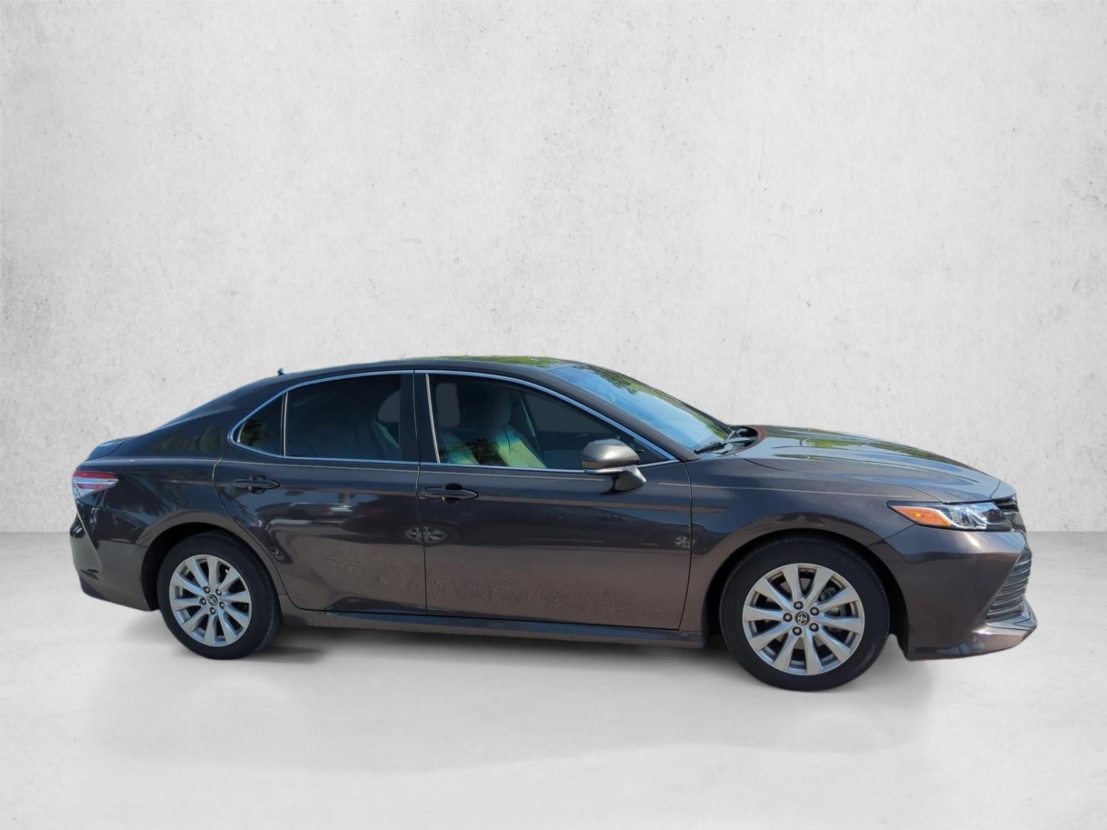 2018 Toyota Camry LE Auto (SE)
