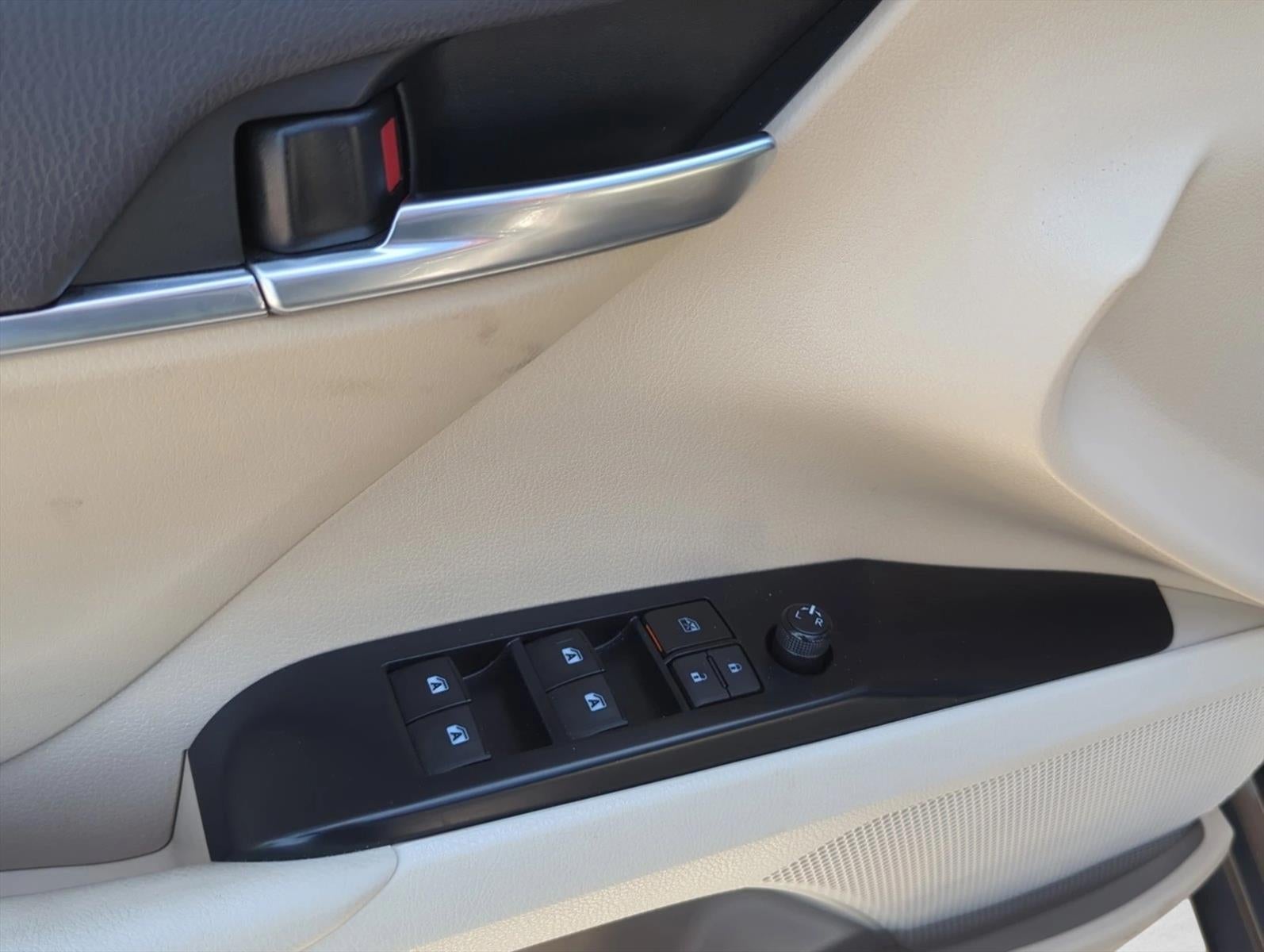 2018 Toyota Camry LE Auto (SE)