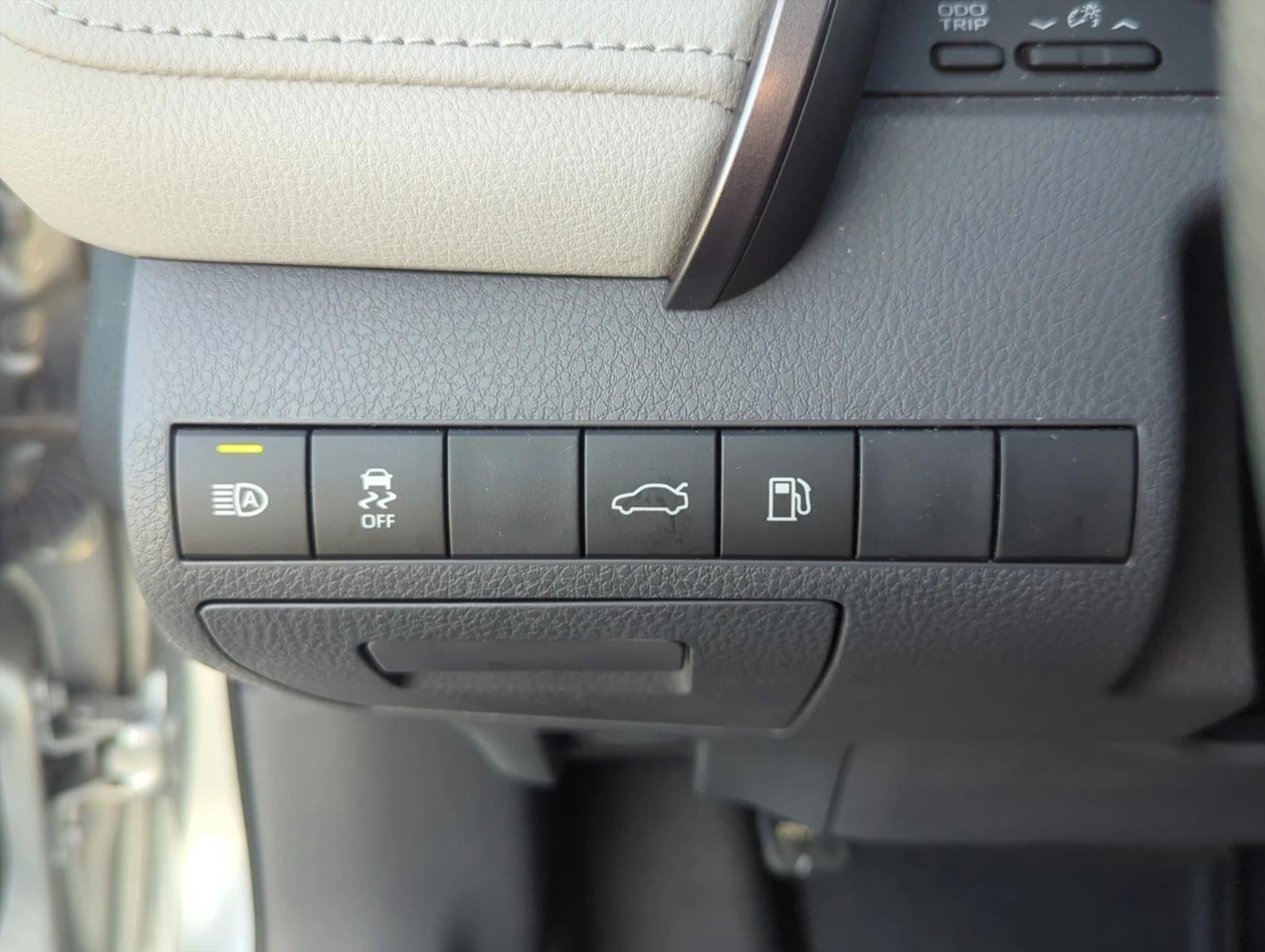 2018 Toyota Camry LE Auto (SE)