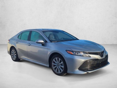 2018 Toyota Camry LE Auto (SE)