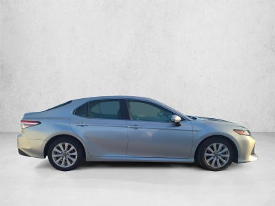 2018 Toyota Camry LE Auto (SE)