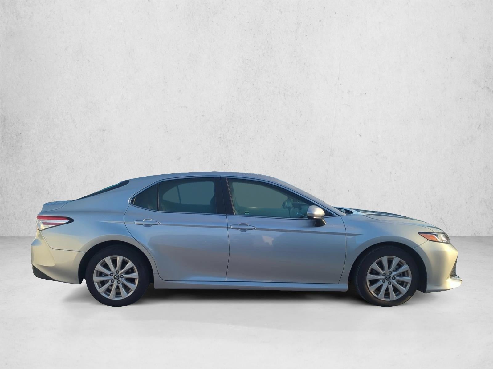 2018 Toyota Camry LE Auto (SE)