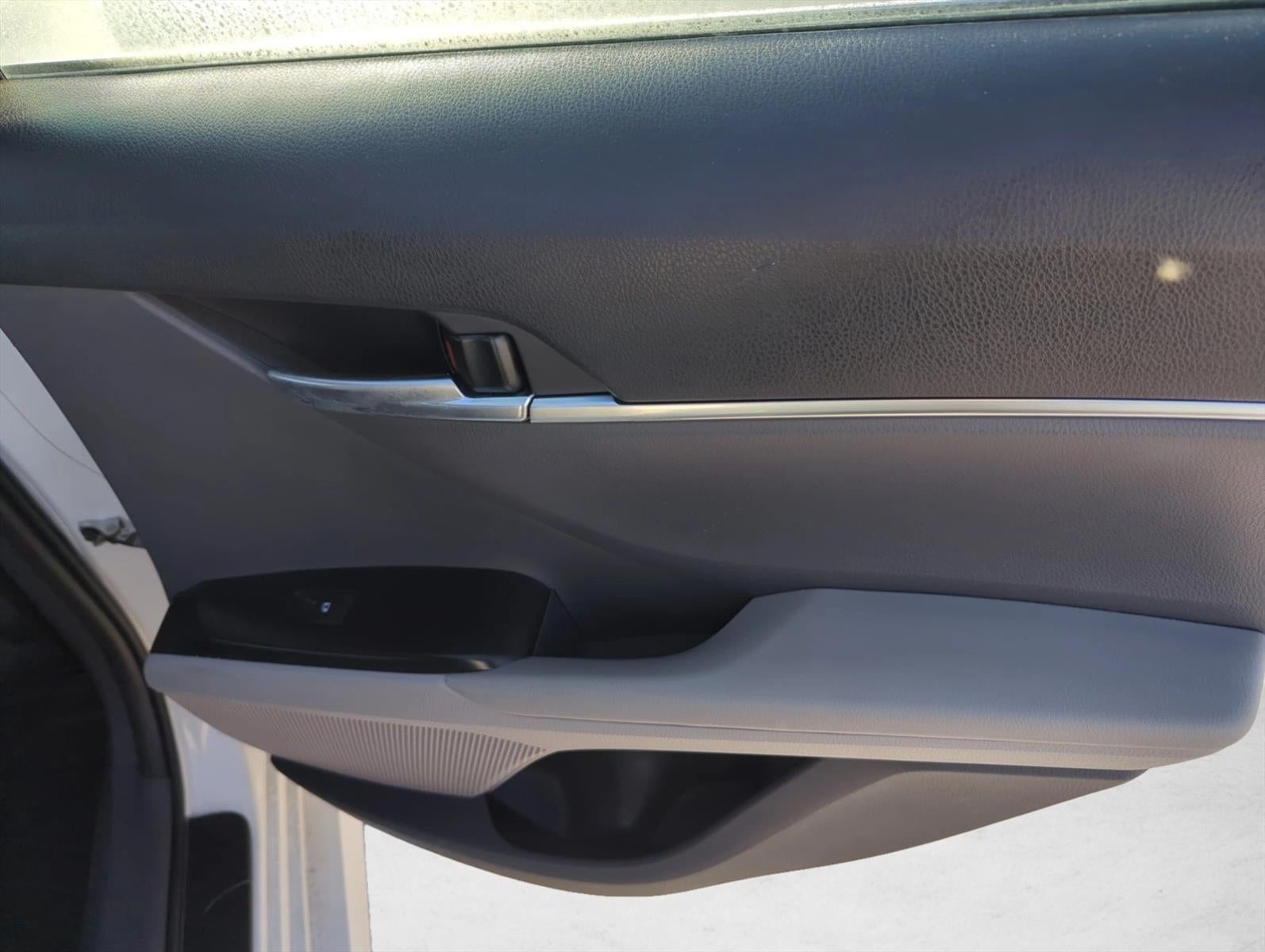 2018 Toyota Camry LE Auto (SE)