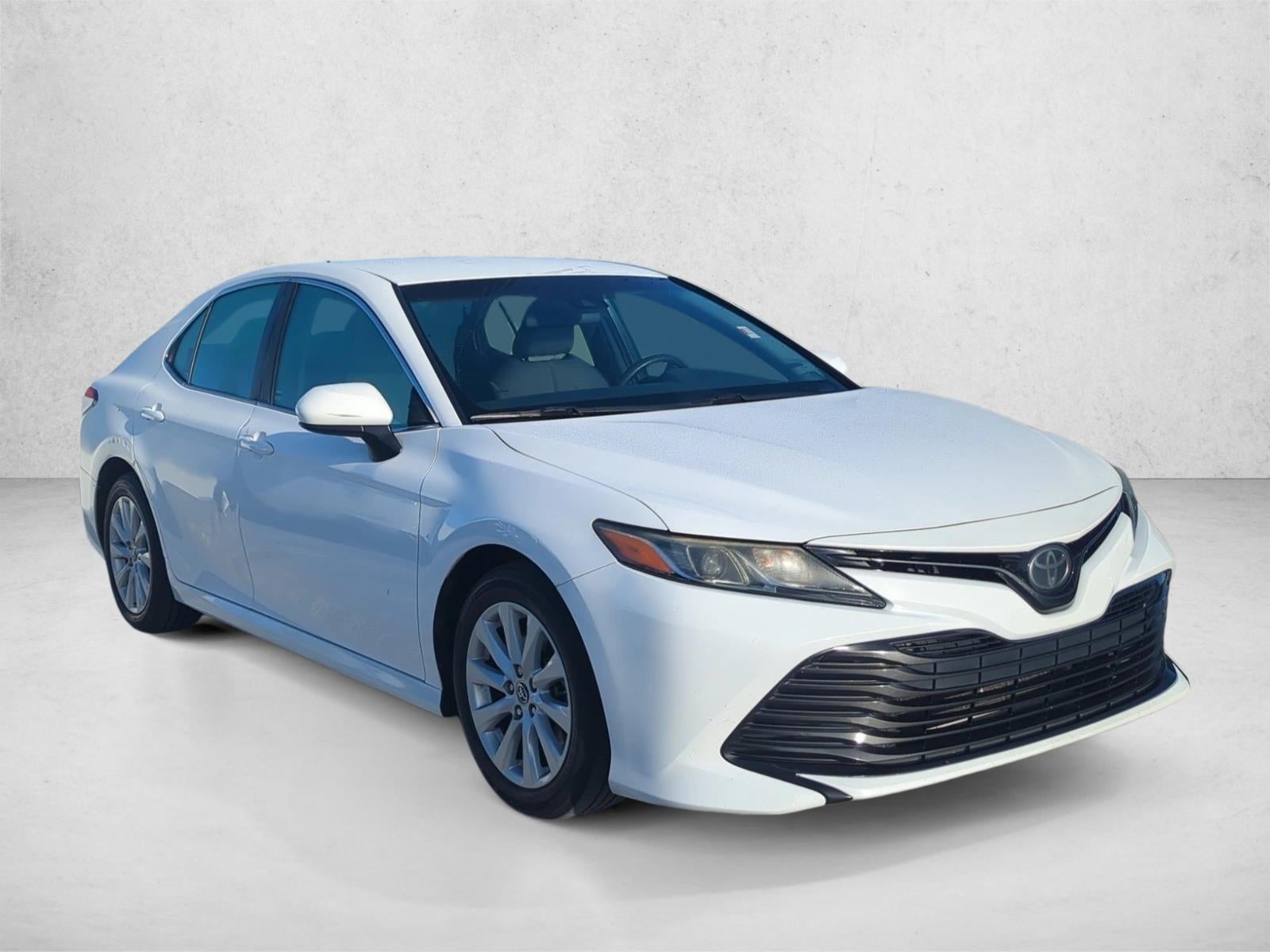 2018 Toyota Camry LE Auto (SE)