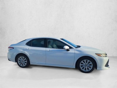 2018 Toyota Camry LE Auto (SE)
