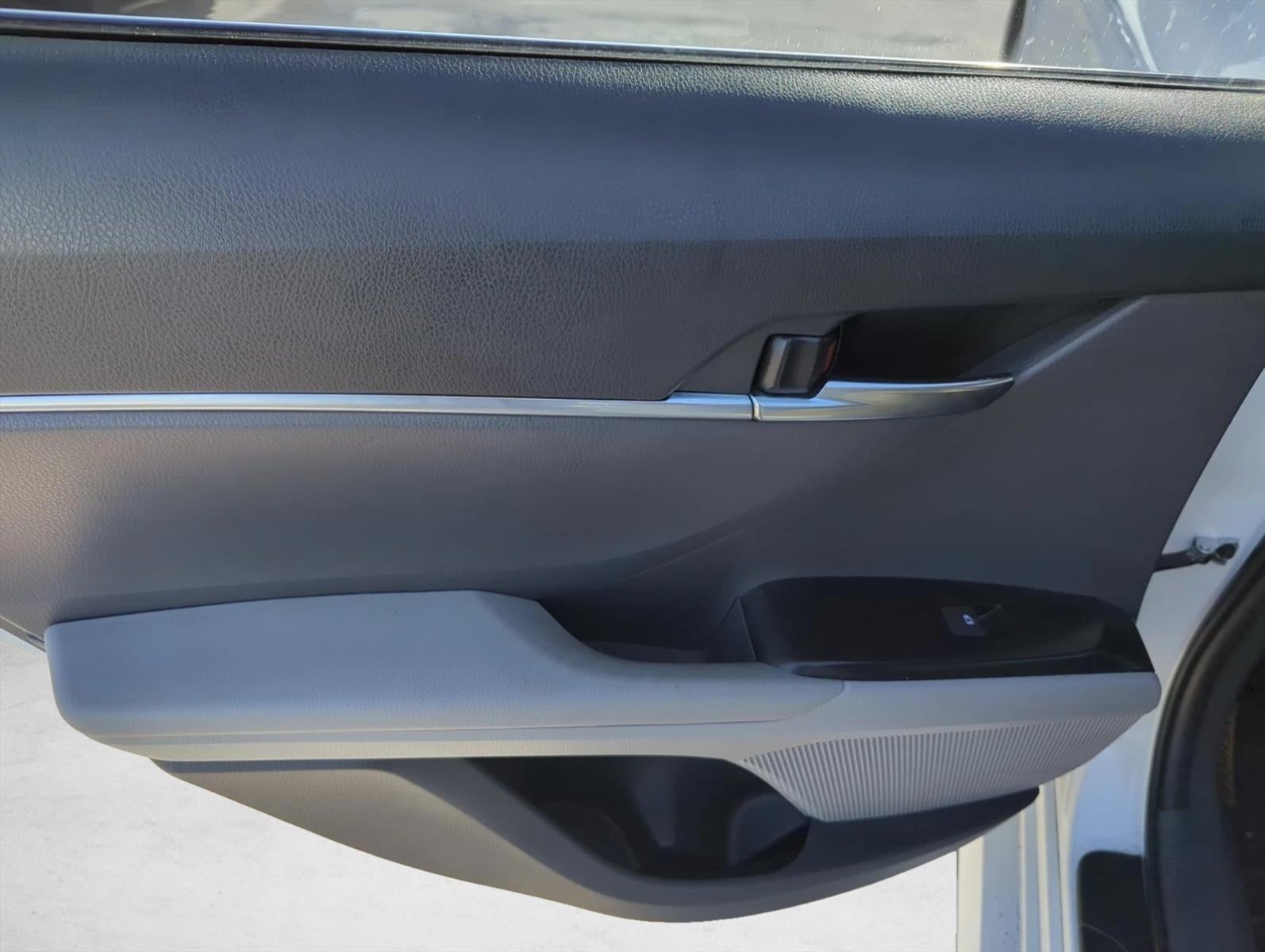 2019 Toyota Camry LE Auto (SE)
