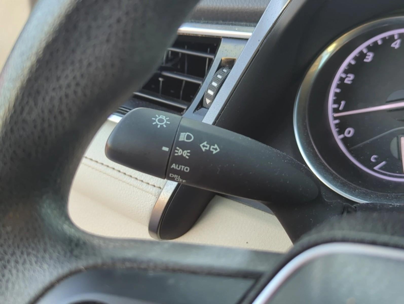 2018 Toyota Camry LE Auto (SE)