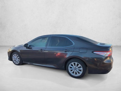 2018 Toyota Camry LE Auto (SE)