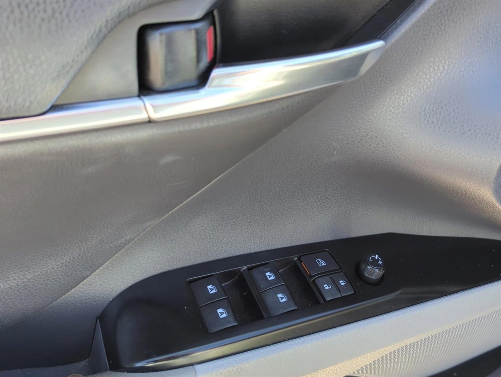 2019 Toyota Camry LE Auto (SE)