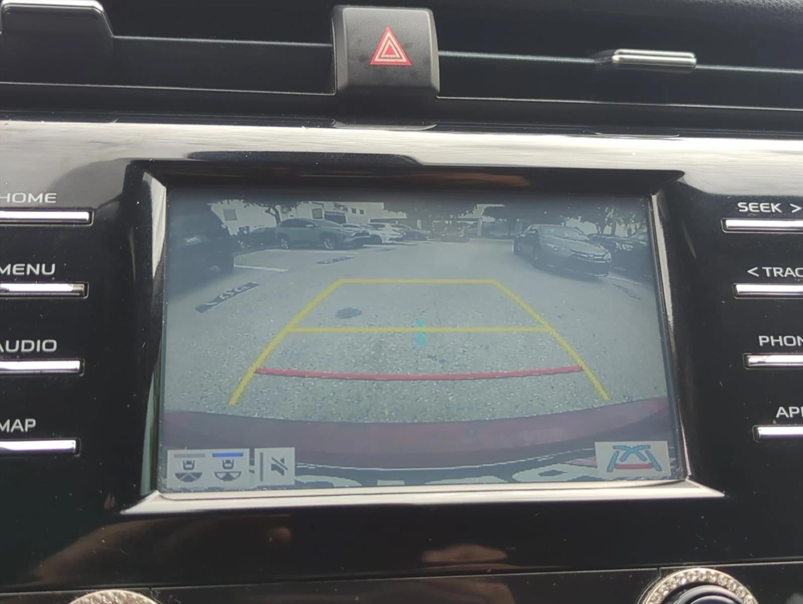 2019 Toyota Camry SE Auto (SE)