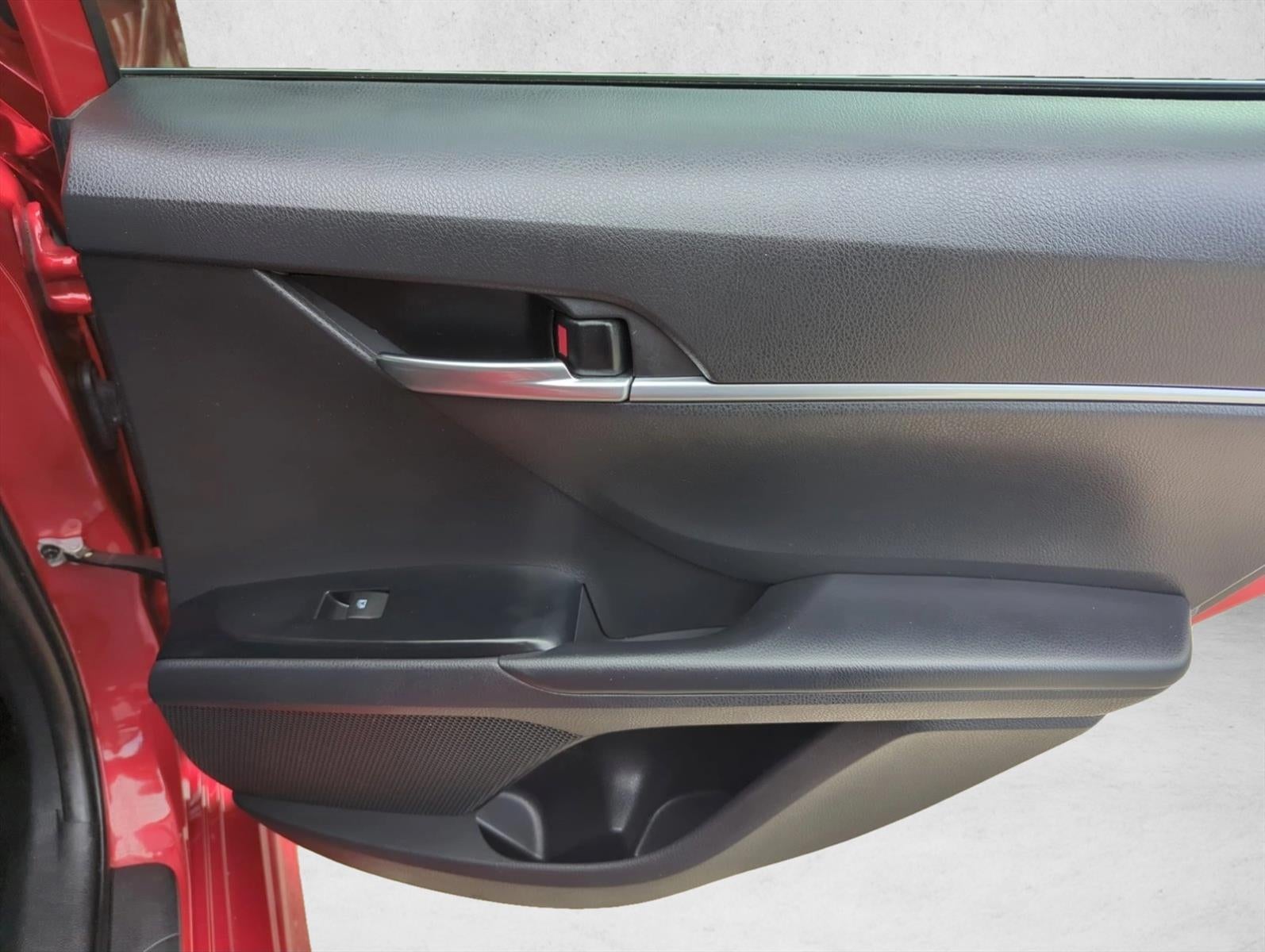 2019 Toyota Camry SE Auto (SE)