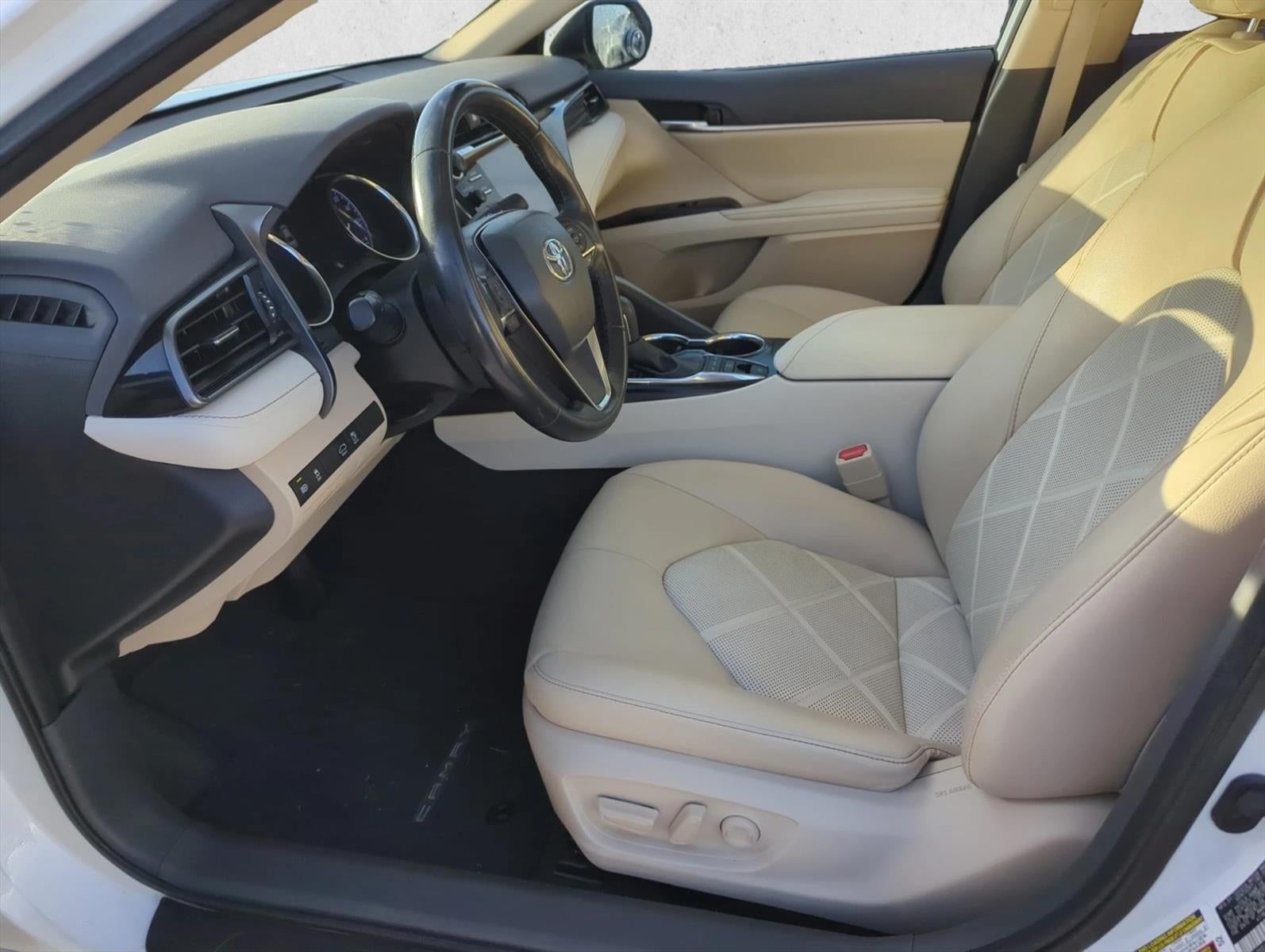 2019 Toyota Camry XLE Auto (SE)