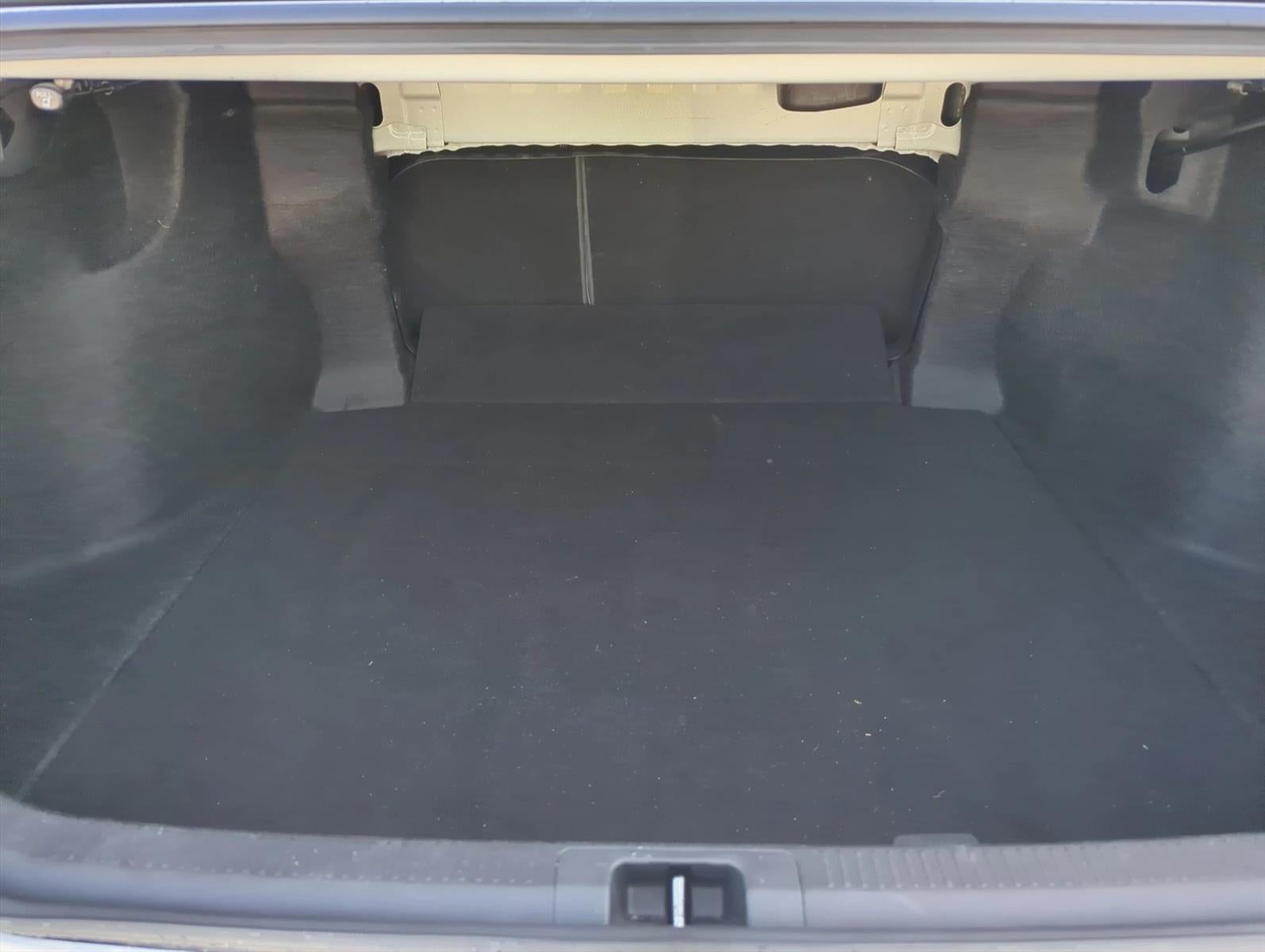 2019 Toyota Camry XLE Auto (SE)