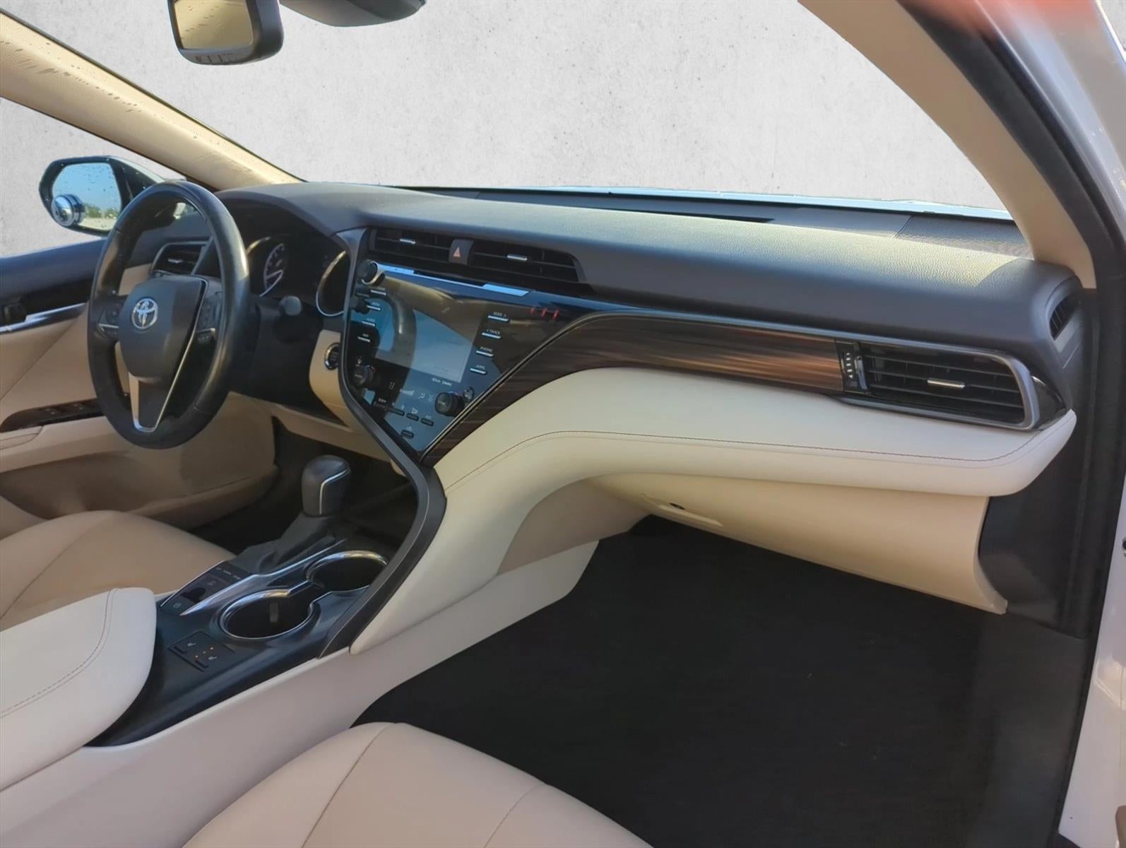2019 Toyota Camry XLE Auto (SE)