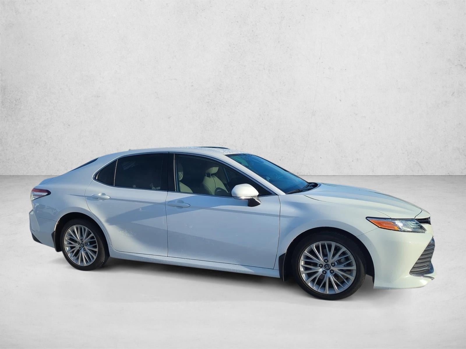 2019 Toyota Camry XLE Auto (SE)