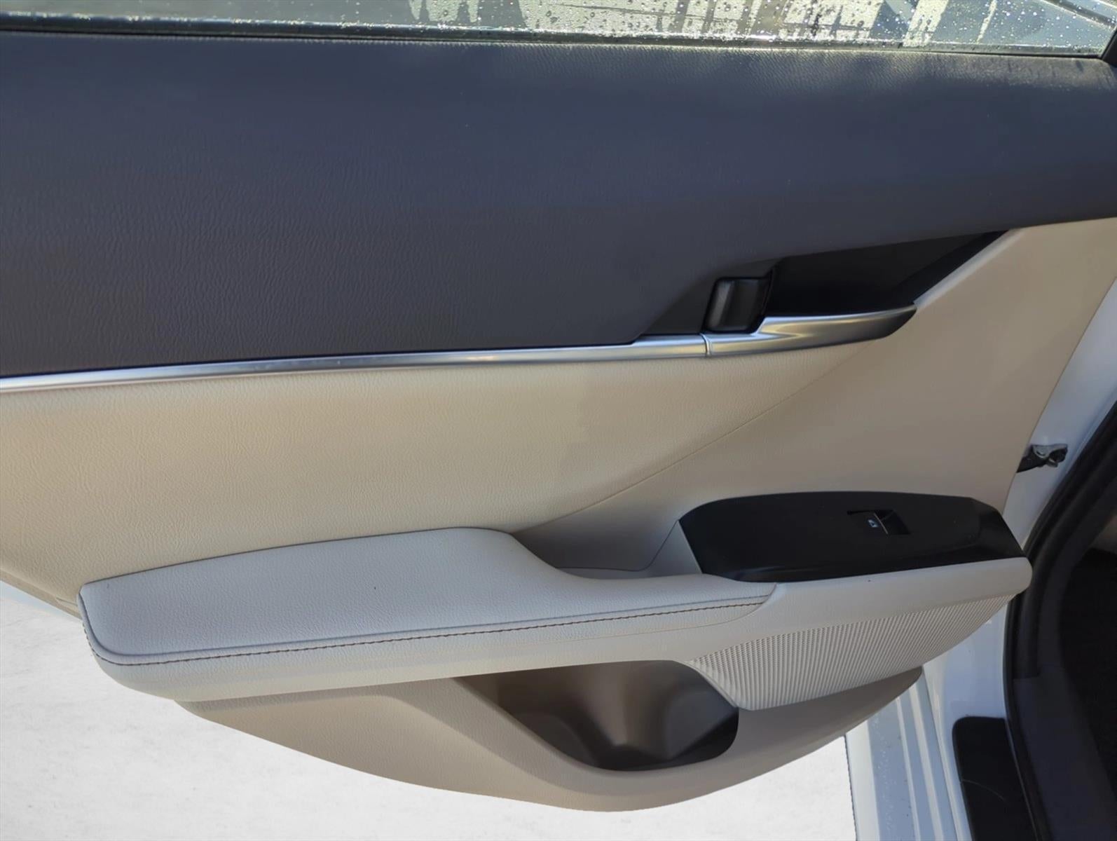 2019 Toyota Camry XLE Auto (SE)