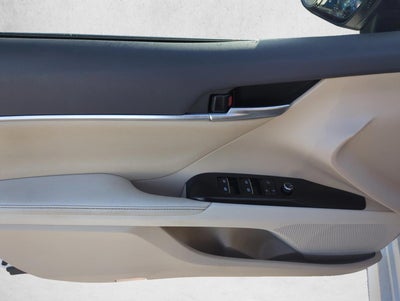 2019 Toyota Camry XLE Auto (SE)