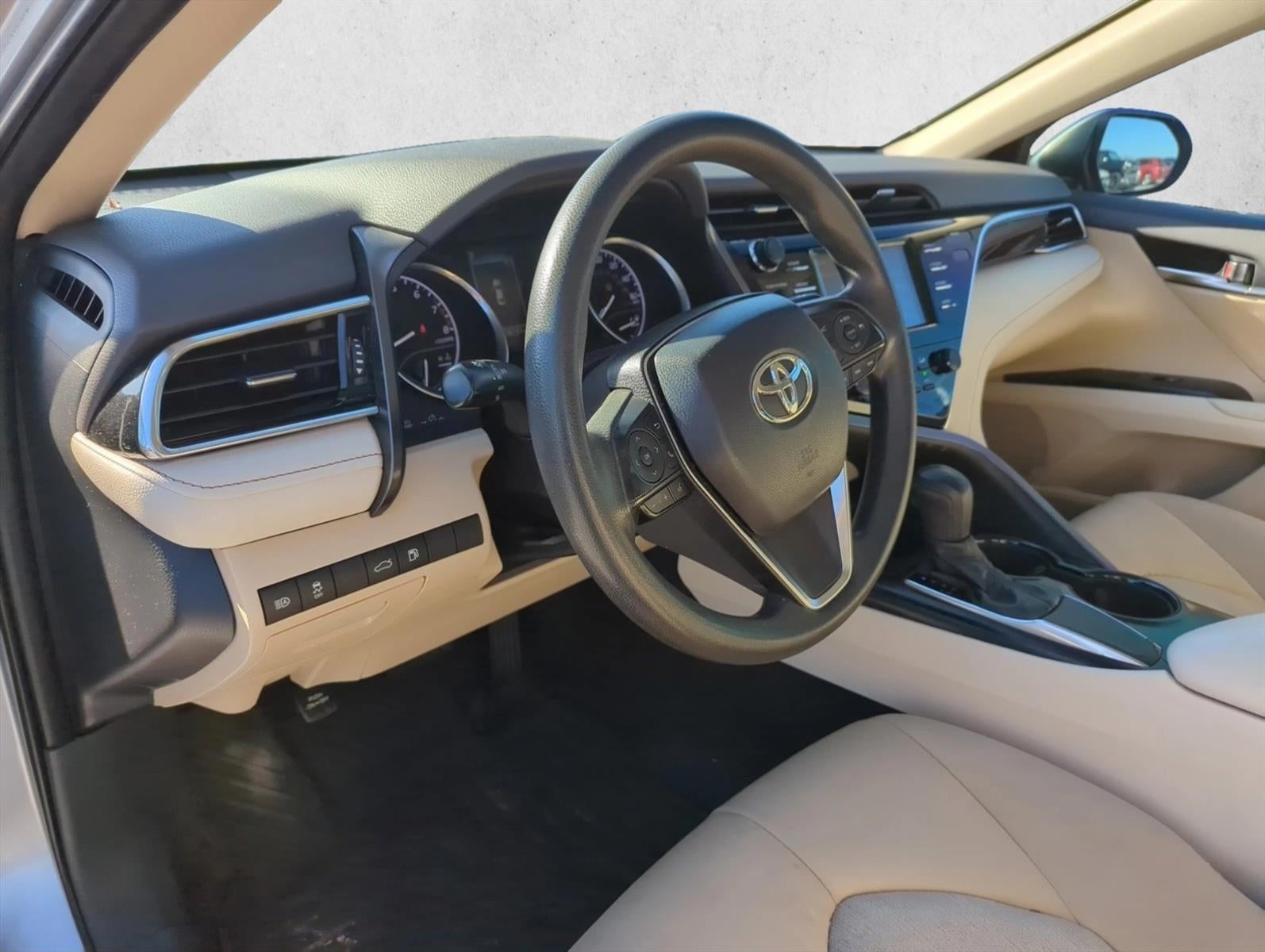 2018 Toyota Camry LE Auto (SE)