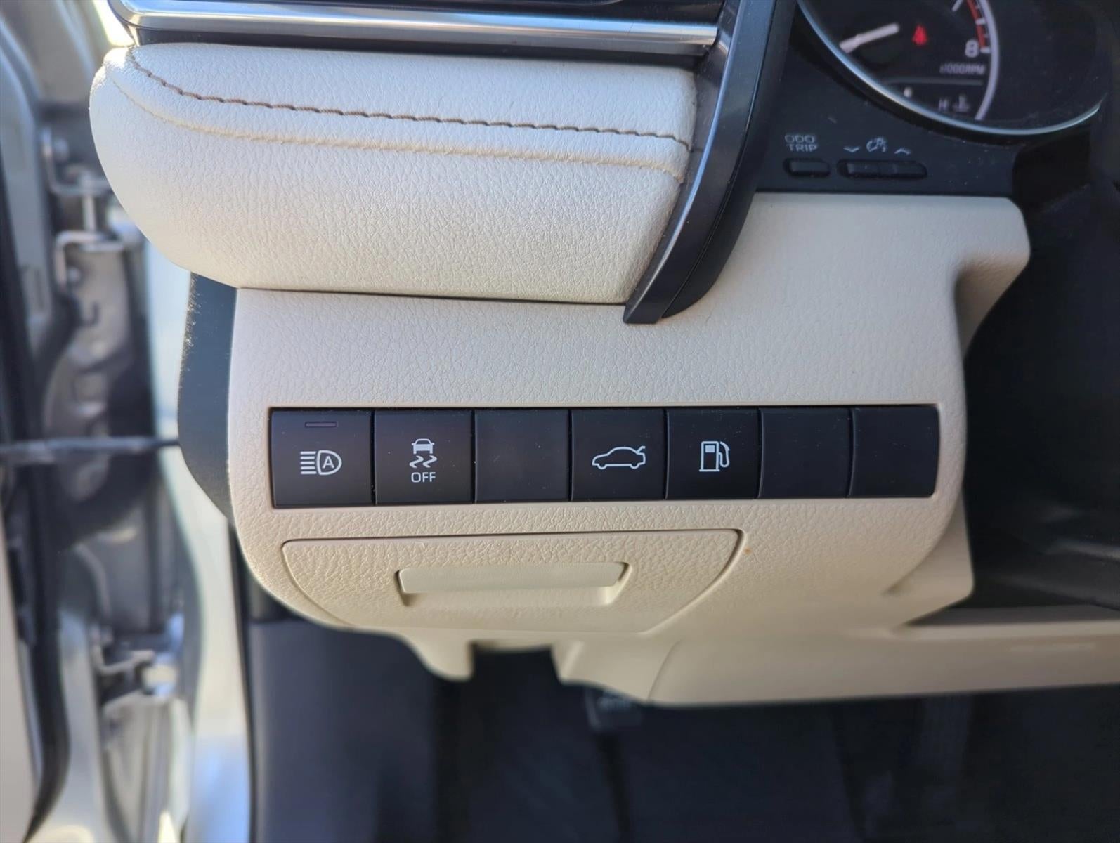 2018 Toyota Camry LE Auto (SE)