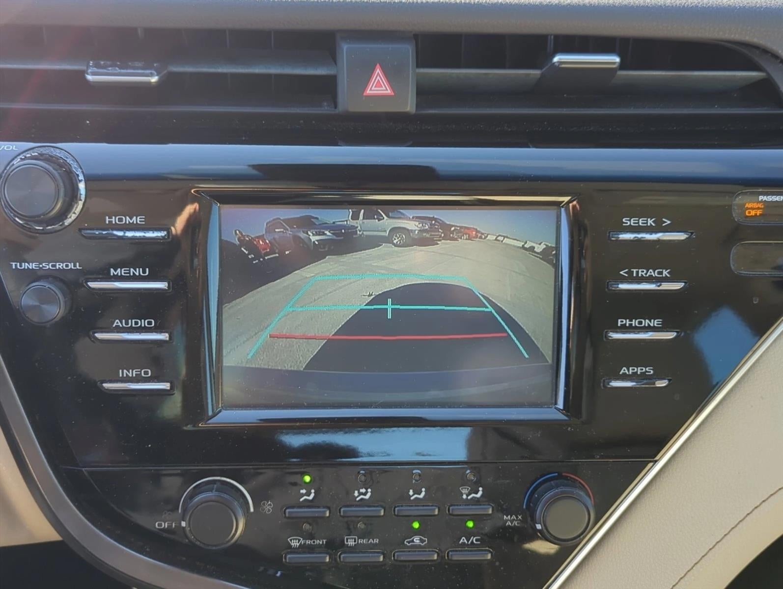 2018 Toyota Camry LE Auto (SE)