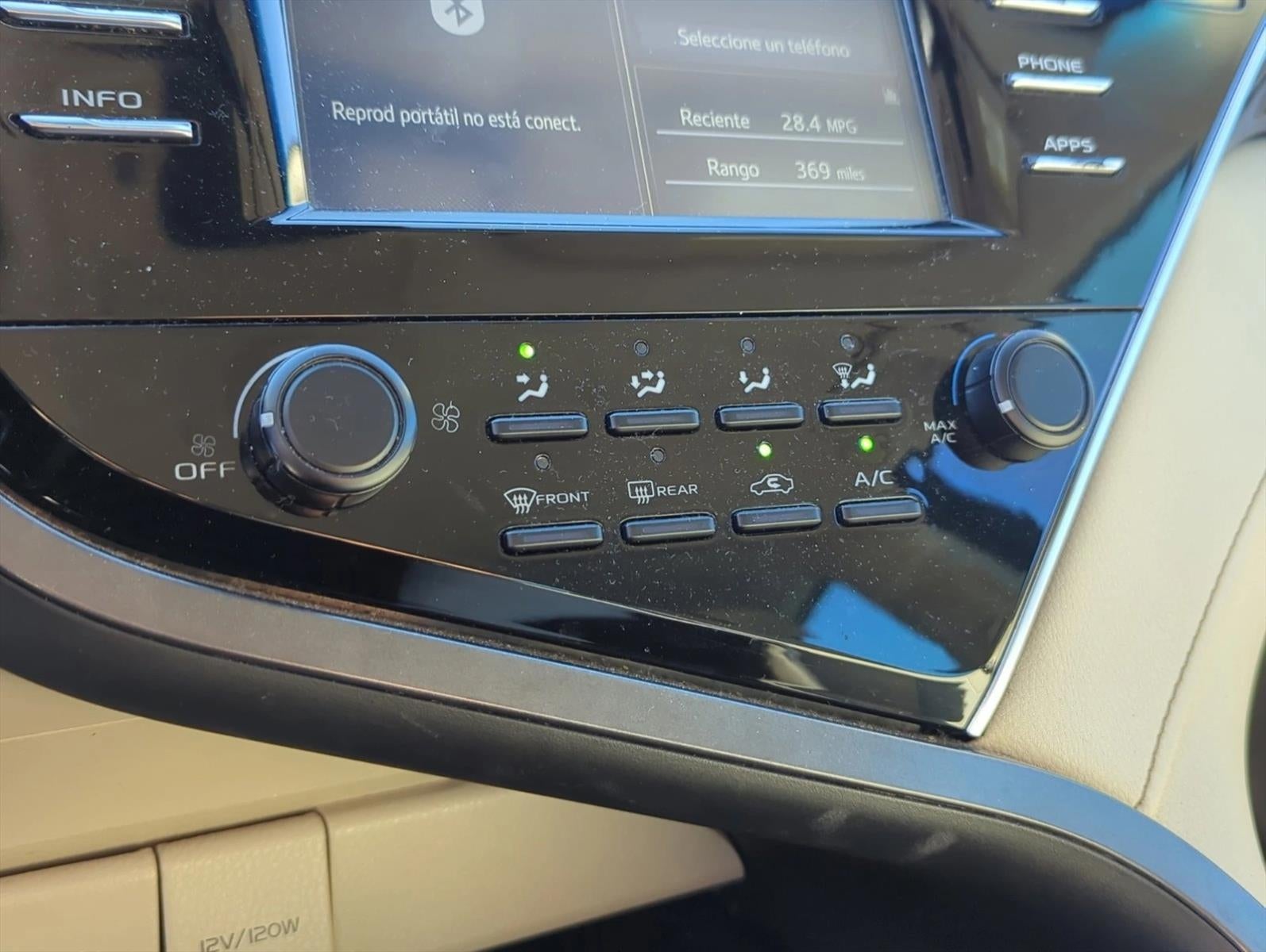 2018 Toyota Camry LE Auto (SE)