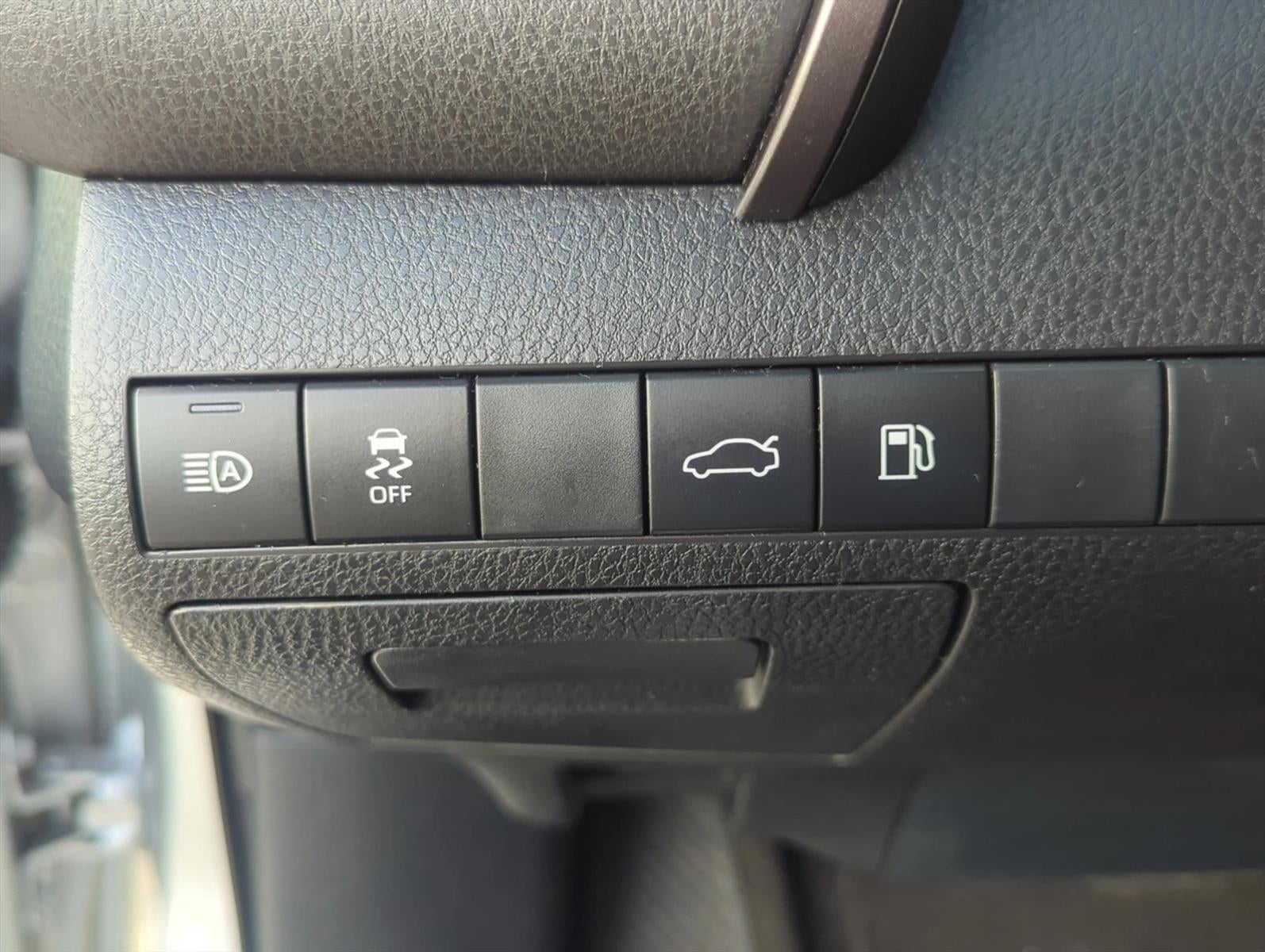 2018 Toyota Camry XLE Auto (SE)