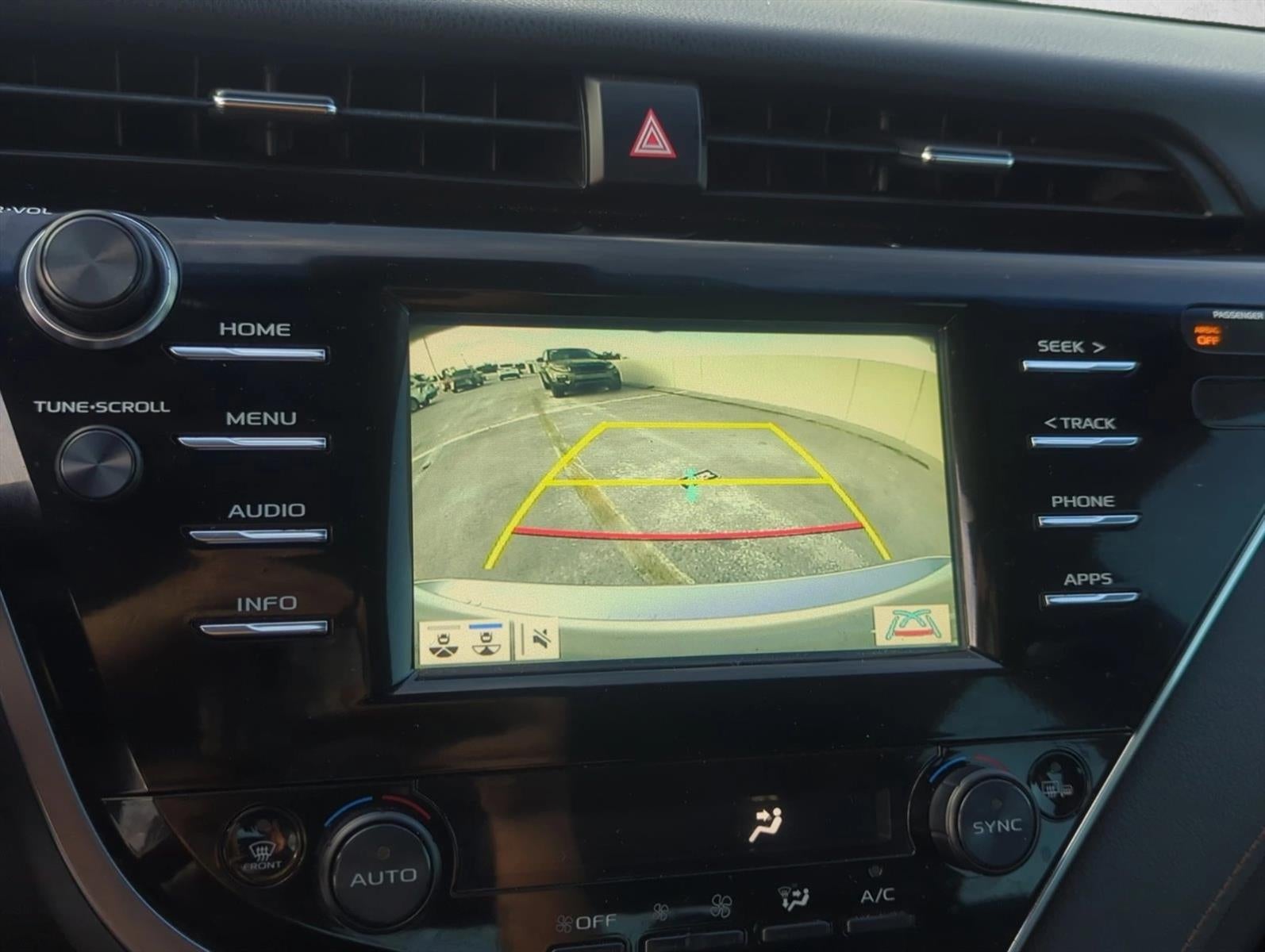 2018 Toyota Camry XLE Auto (SE)