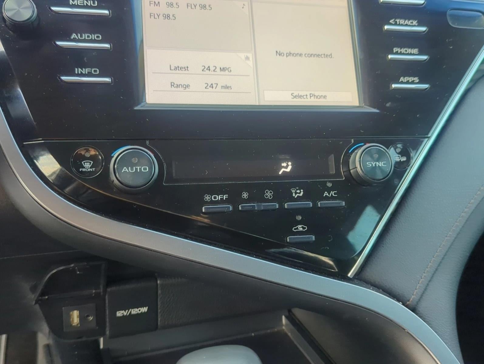 2018 Toyota Camry XLE Auto (SE)