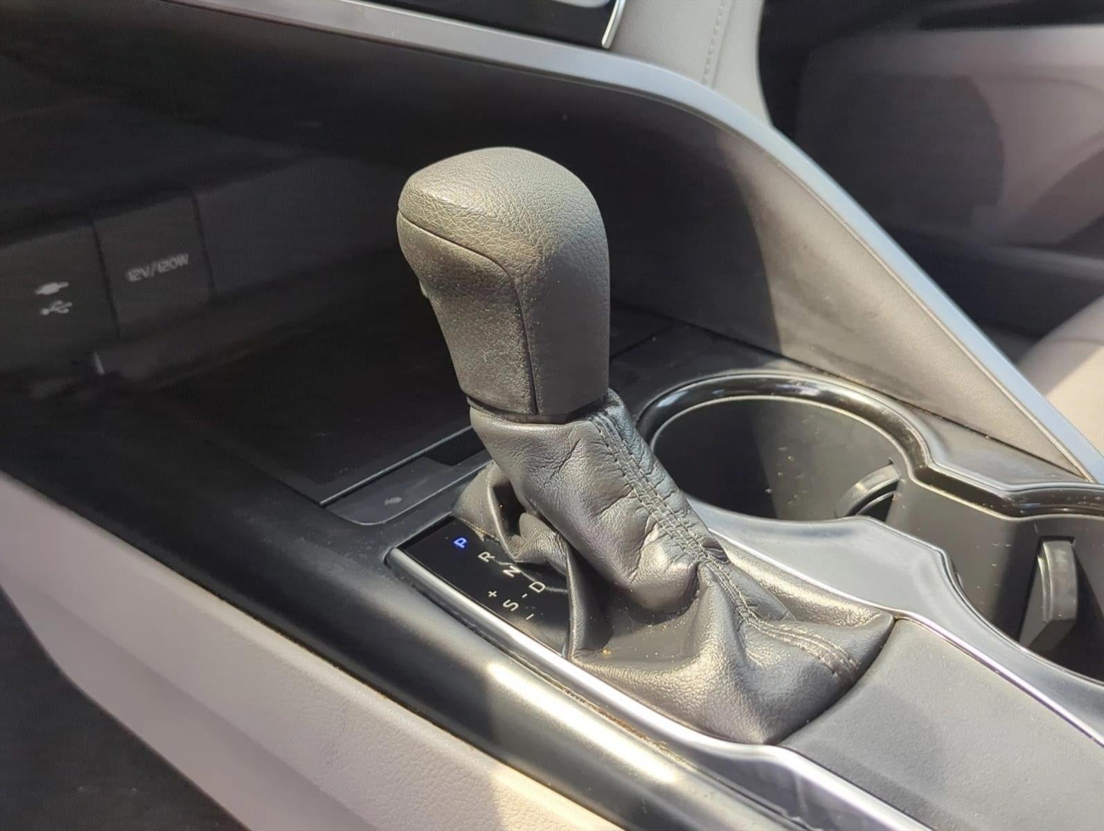 2018 Toyota Camry LE Auto (SE)