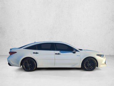 2019 Toyota Avalon Hybrid XSE (Natl)