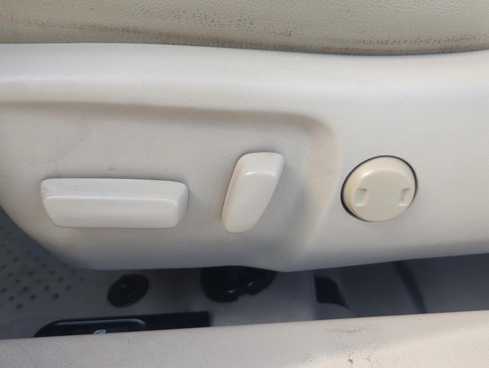 2012 Toyota Camry Hybrid 4dr Sdn XLE (Natl)