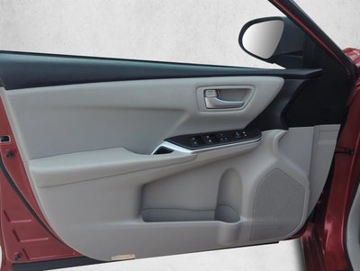 2017 Toyota Camry LE Auto (SE)